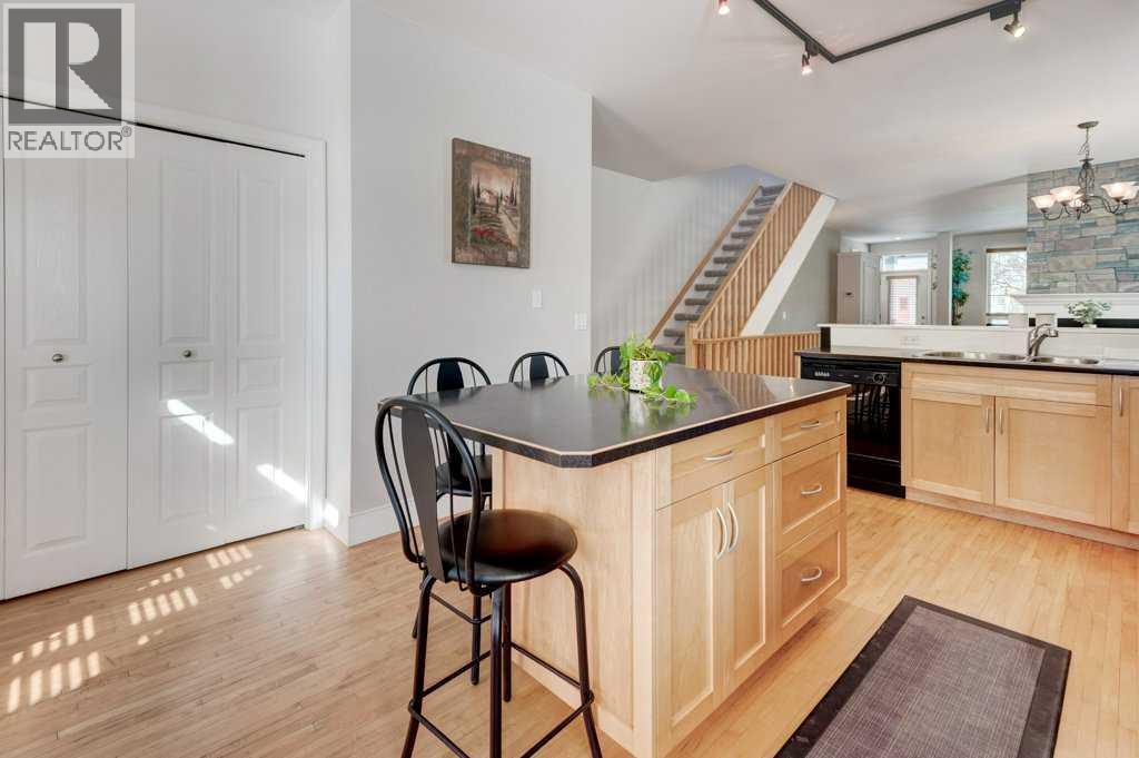 703 52 Avenue SW, Calgary, Alberta  T2V 0B6 - Photo 5 - A2312405