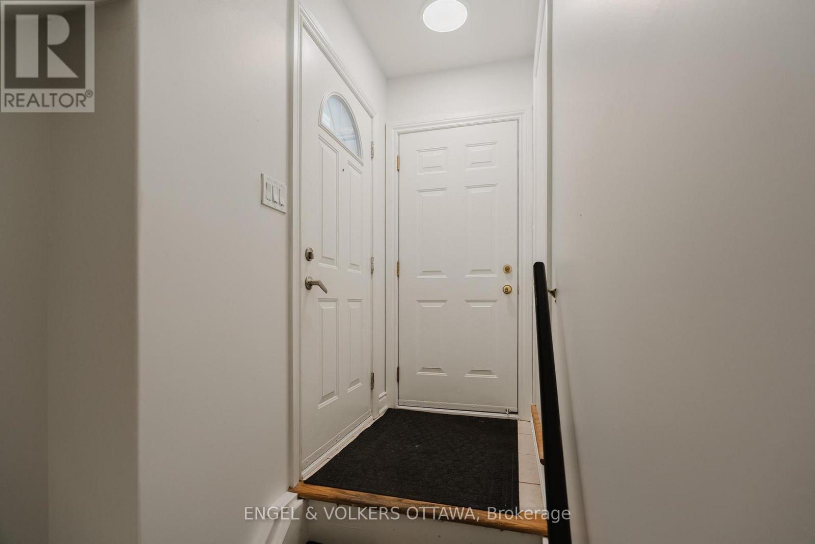 B - 1649 Rosebella Avenue, Ottawa, Ontario  K1T 1E9 - Photo 4 - X13147100