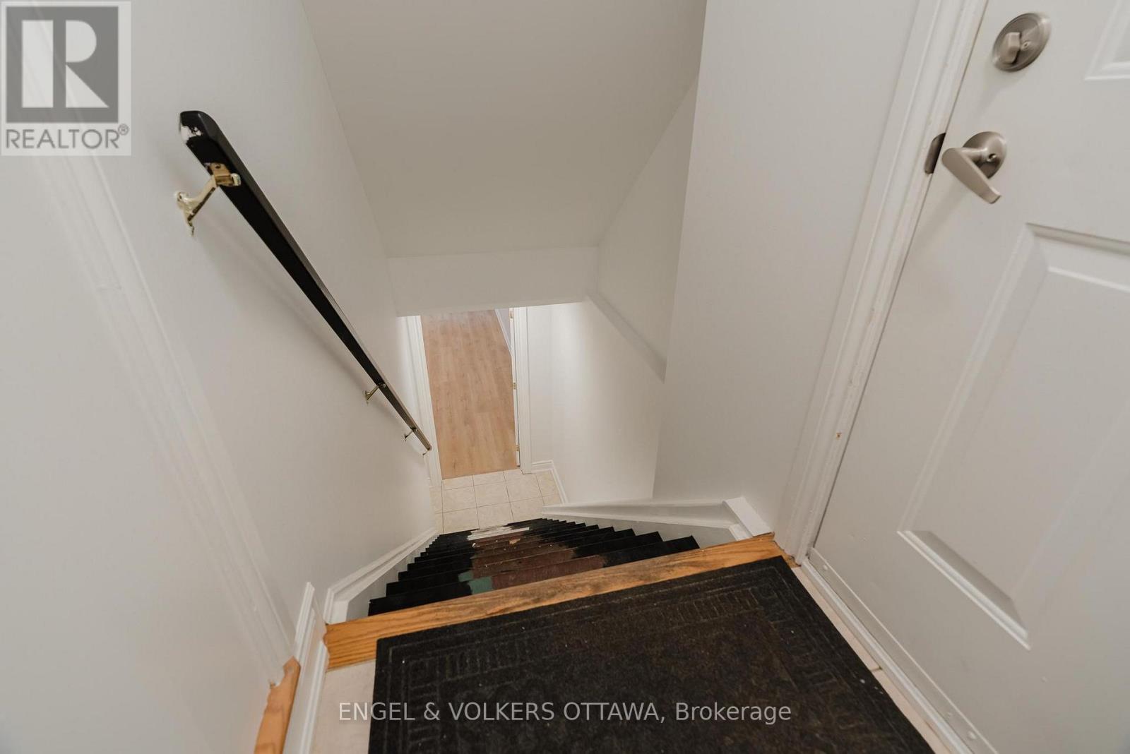 B - 1649 Rosebella Avenue, Ottawa, Ontario  K1T 1E9 - Photo 5 - X13147100