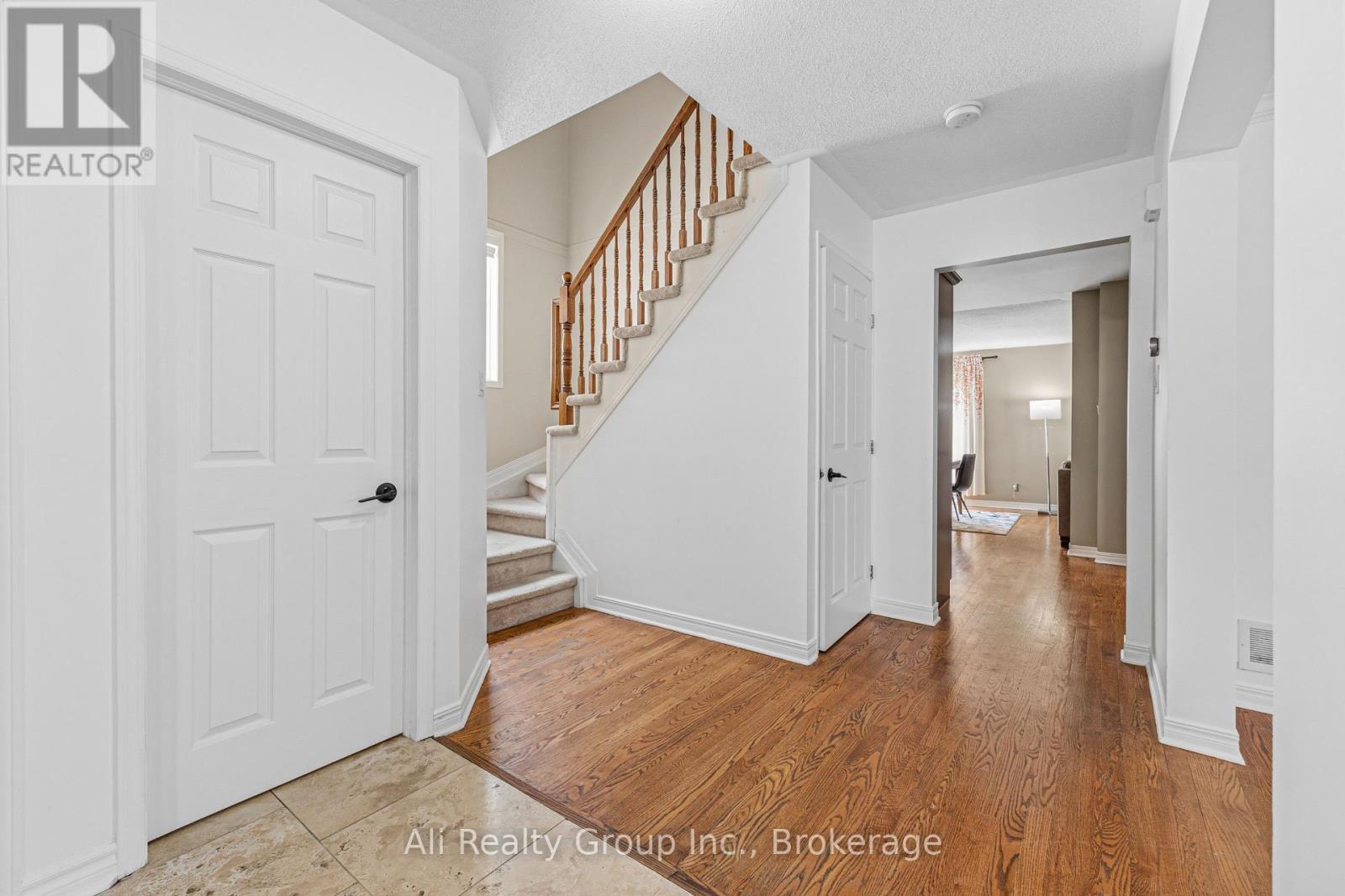 132 Grenadier Way, Ottawa, Ontario  K2J 4M1 - Photo 2 - X13147144