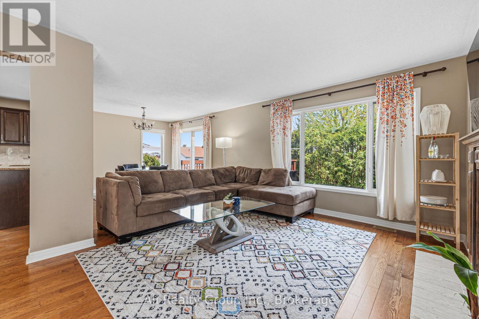 132 Grenadier Way, Ottawa, Ontario  K2J 4M1 - Photo 4 - X13147144