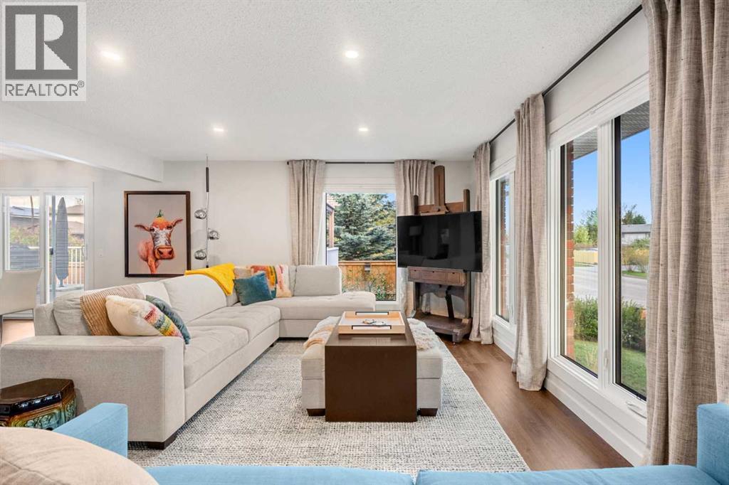 263 Silvergrove Place NW, Calgary, Alberta  T3B 4T5 - Photo 6 - A2312614