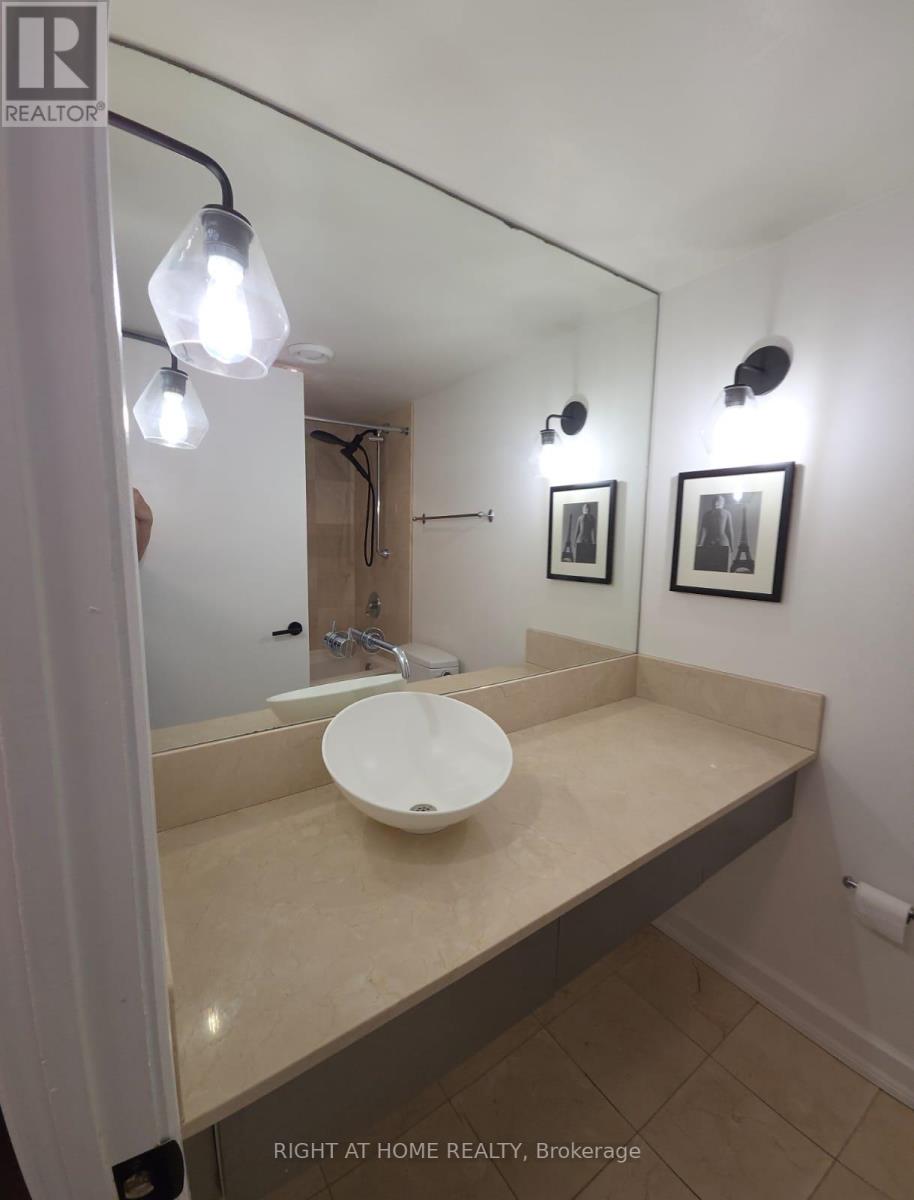 1313 - 36 Blue Jays Way, Toronto, Ontario  M5V 3T3 - Photo 10 - C13147096