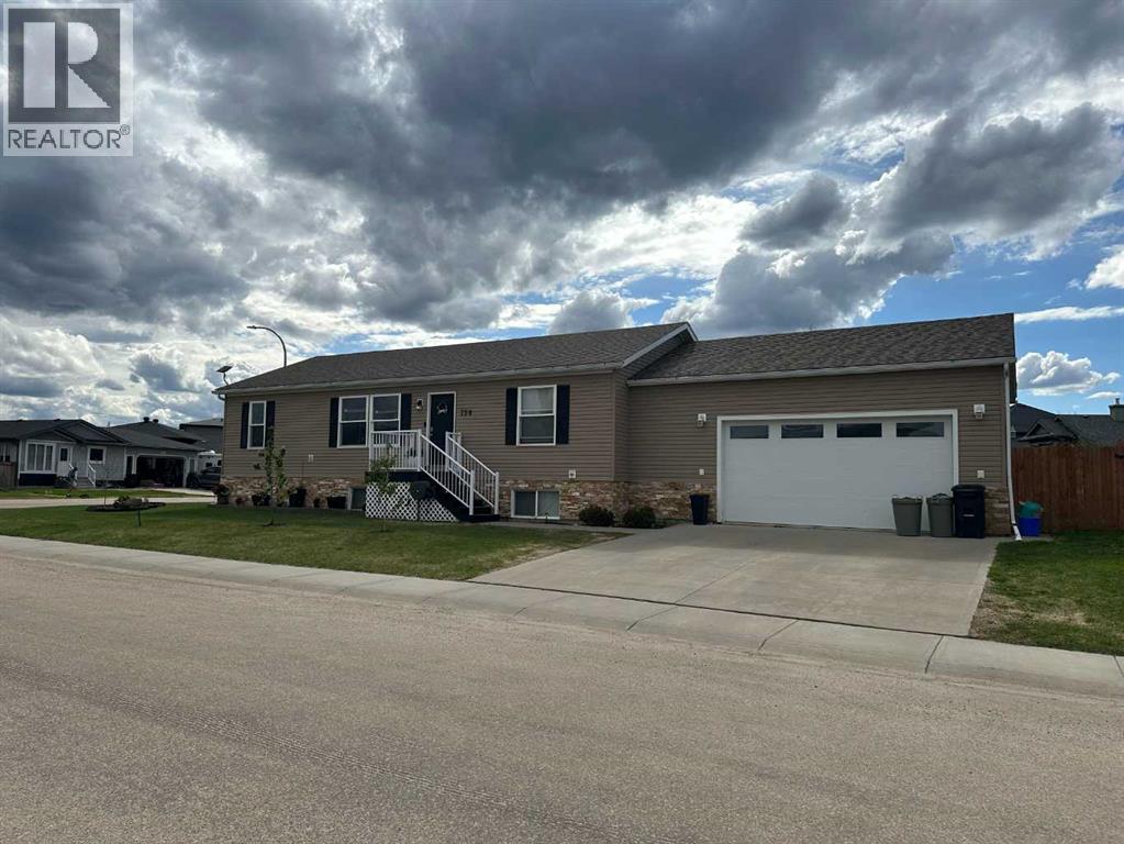 720 10 Street SE, Slave Lake, Alberta  T0G 2A3 - Photo 2 - A2290970