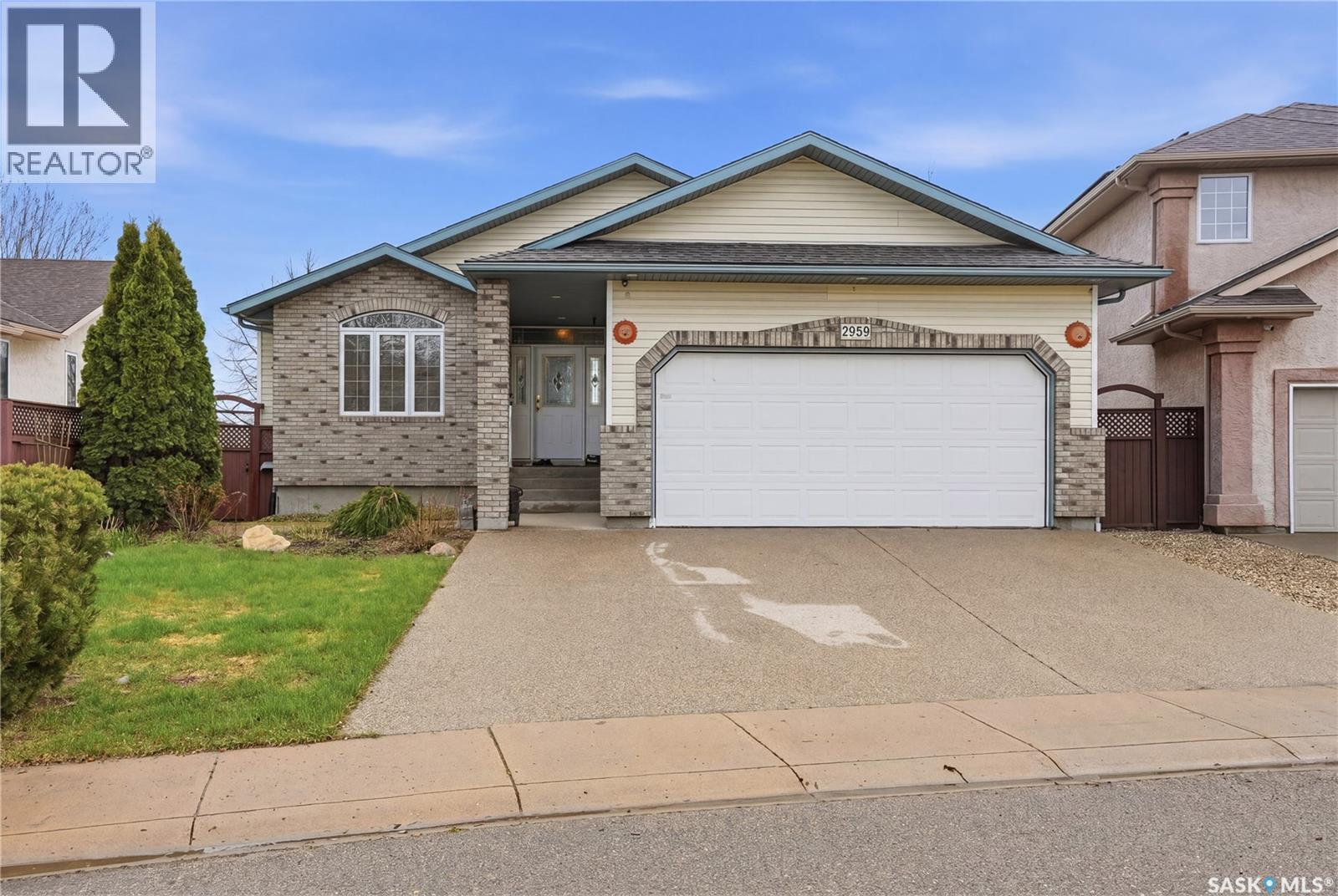 5959 Mallard Way, Regina, Saskatchewan  S4T 7X6 - Photo 3 - SK036336