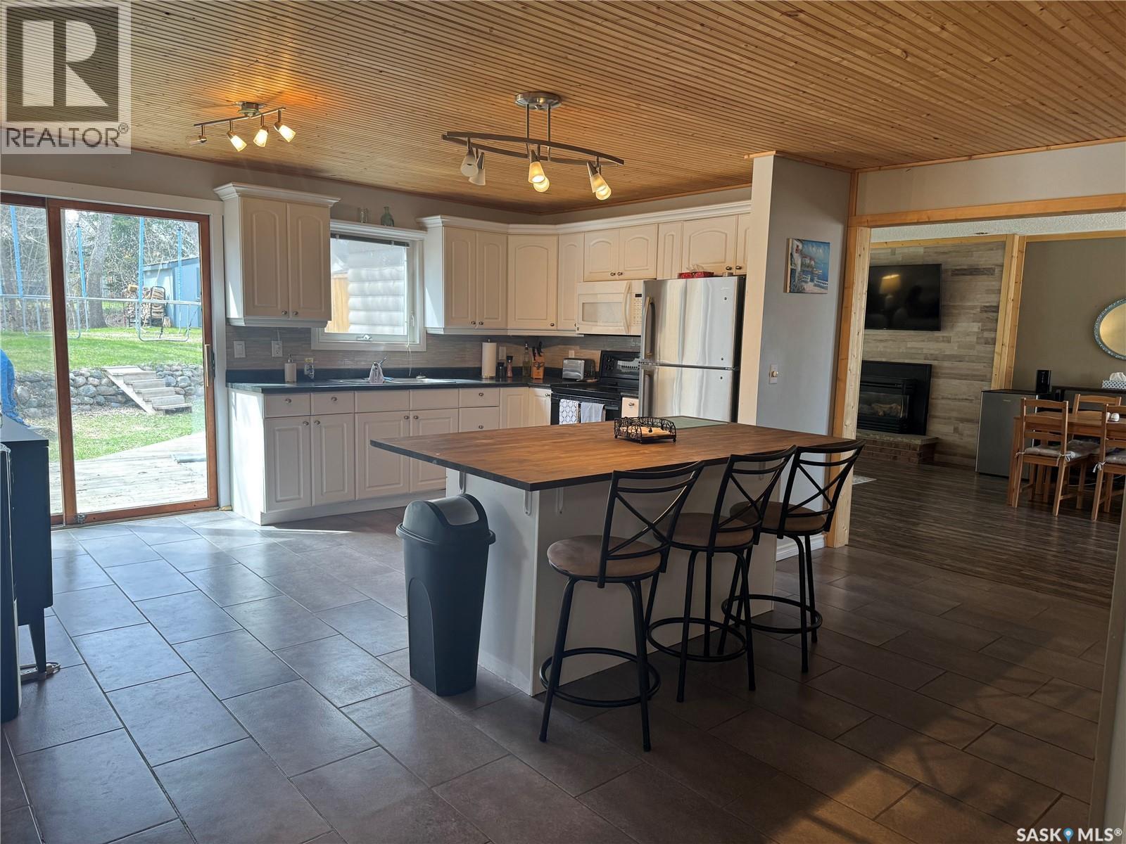 338 3rd Street E, Regina Beach, Saskatchewan  S0G 4C0 - Photo 5 - SK036417