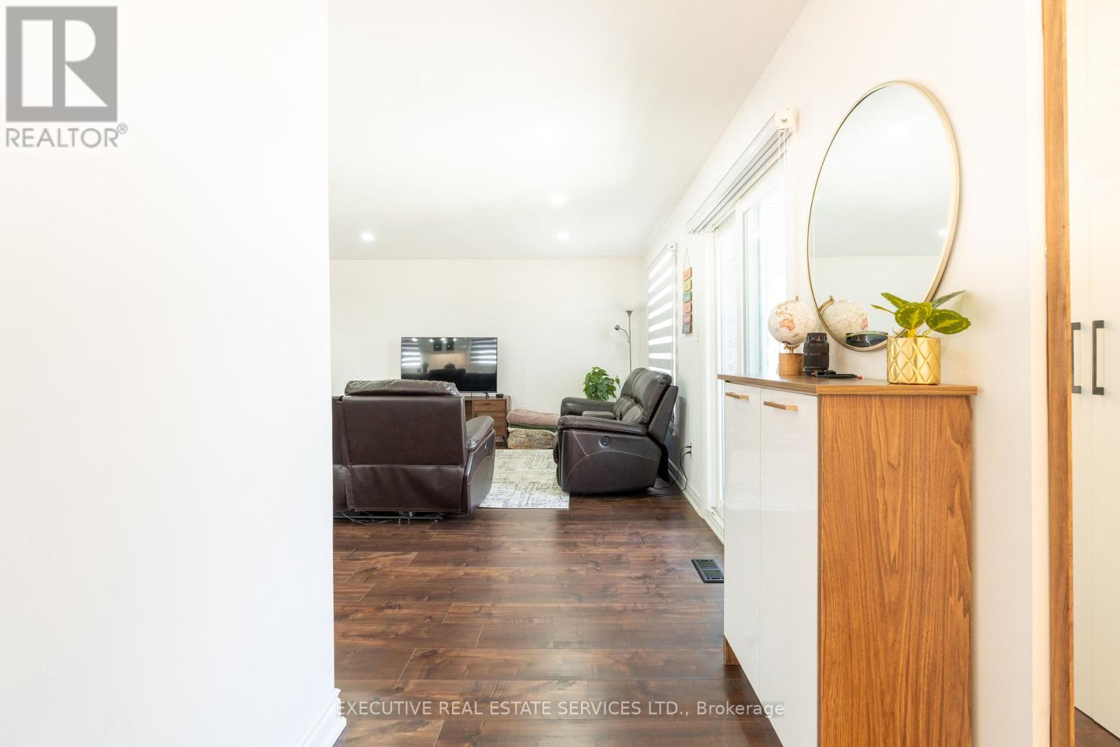 90 Hinchley Wood Grove, Brampton, Ontario  L6V 3M3 - Photo 4 - W13147106