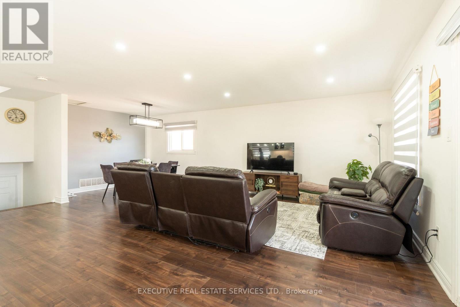 90 Hinchley Wood Grove, Brampton, Ontario  L6V 3M3 - Photo 7 - W13147106