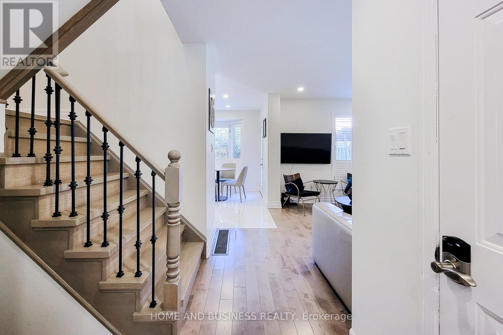 2374 Baintree Crescent, Oakville, Ontario  L6M 4X1 - Photo 7 - W13147118