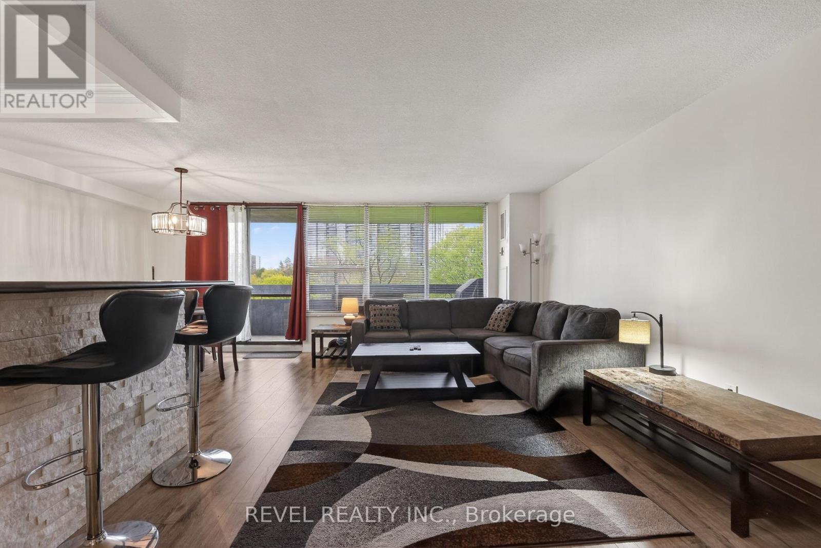 403 - 11 Wincott Drive, Toronto, Ontario  M9R 2R9 - Photo 2 - W13147148