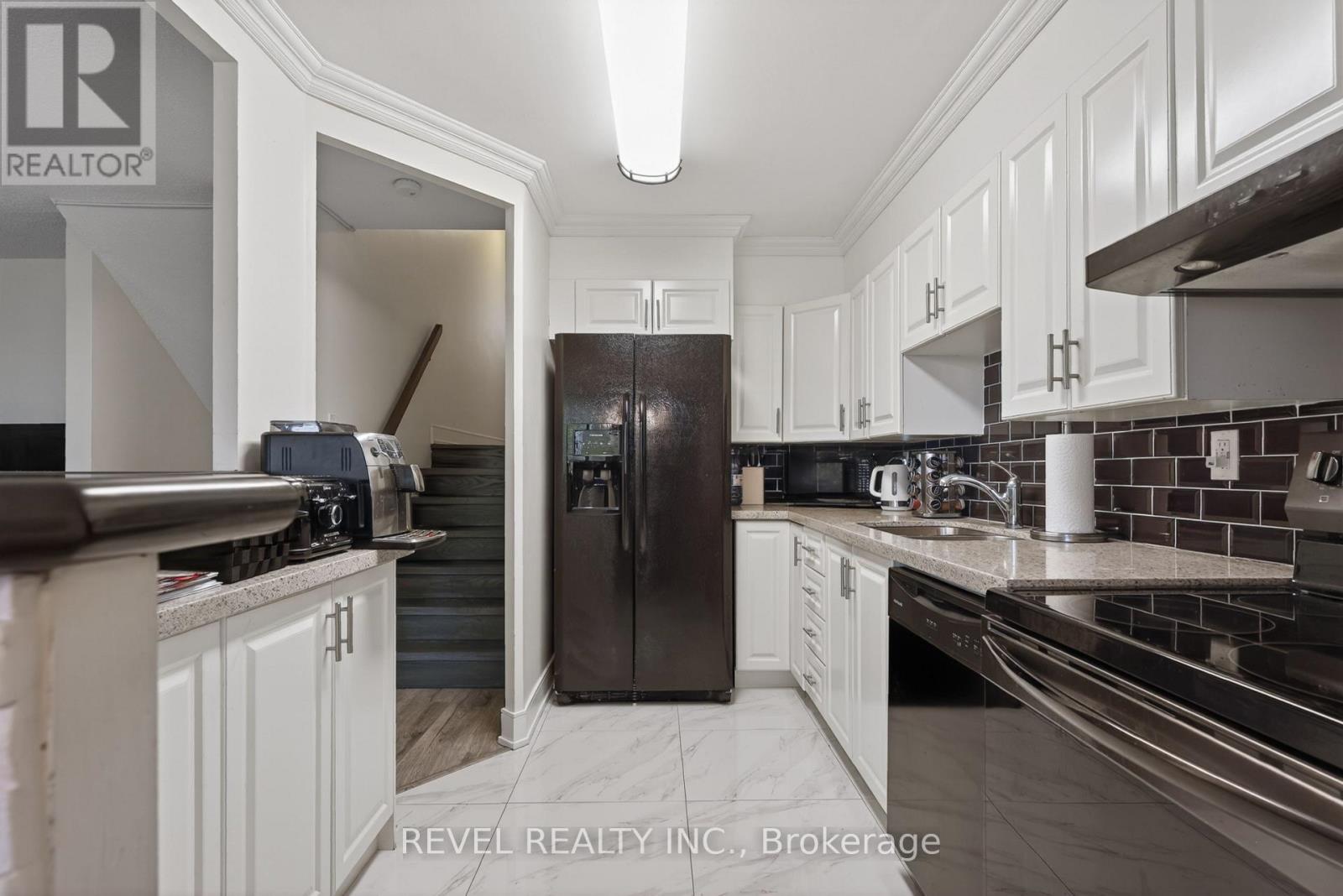 403 - 11 Wincott Drive, Toronto, Ontario  M9R 2R9 - Photo 6 - W13147148