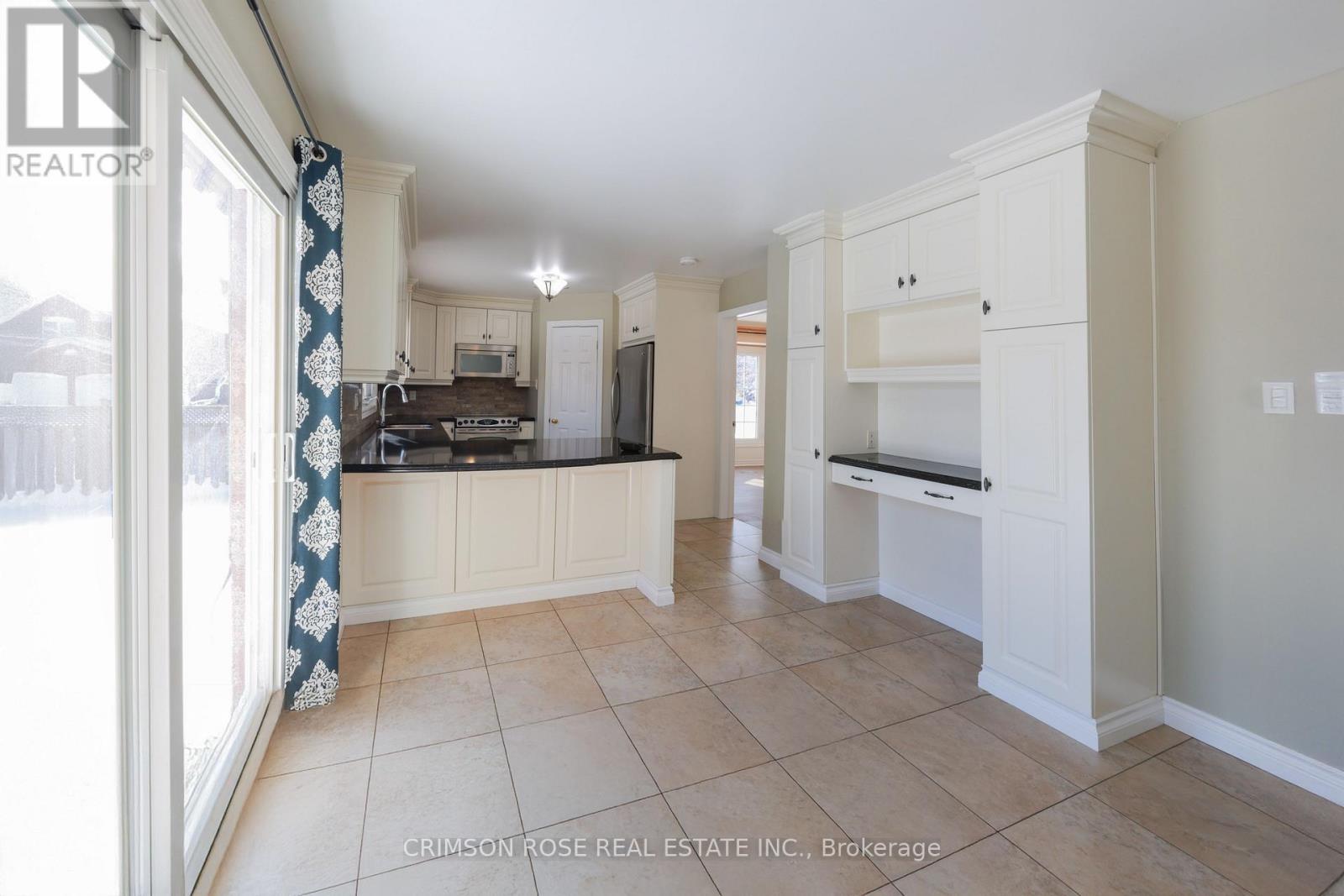 2037 Schoolmaster Circle, Oakville, Ontario  L6M 3A1 - Photo 7 - W13141872
