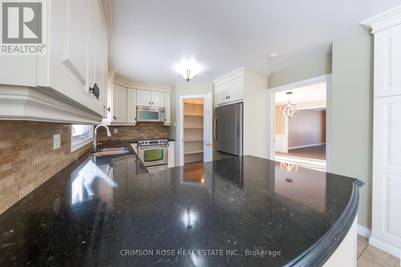 2037 Schoolmaster Circle, Oakville, Ontario  L6M 3A1 - Photo 8 - W13141872