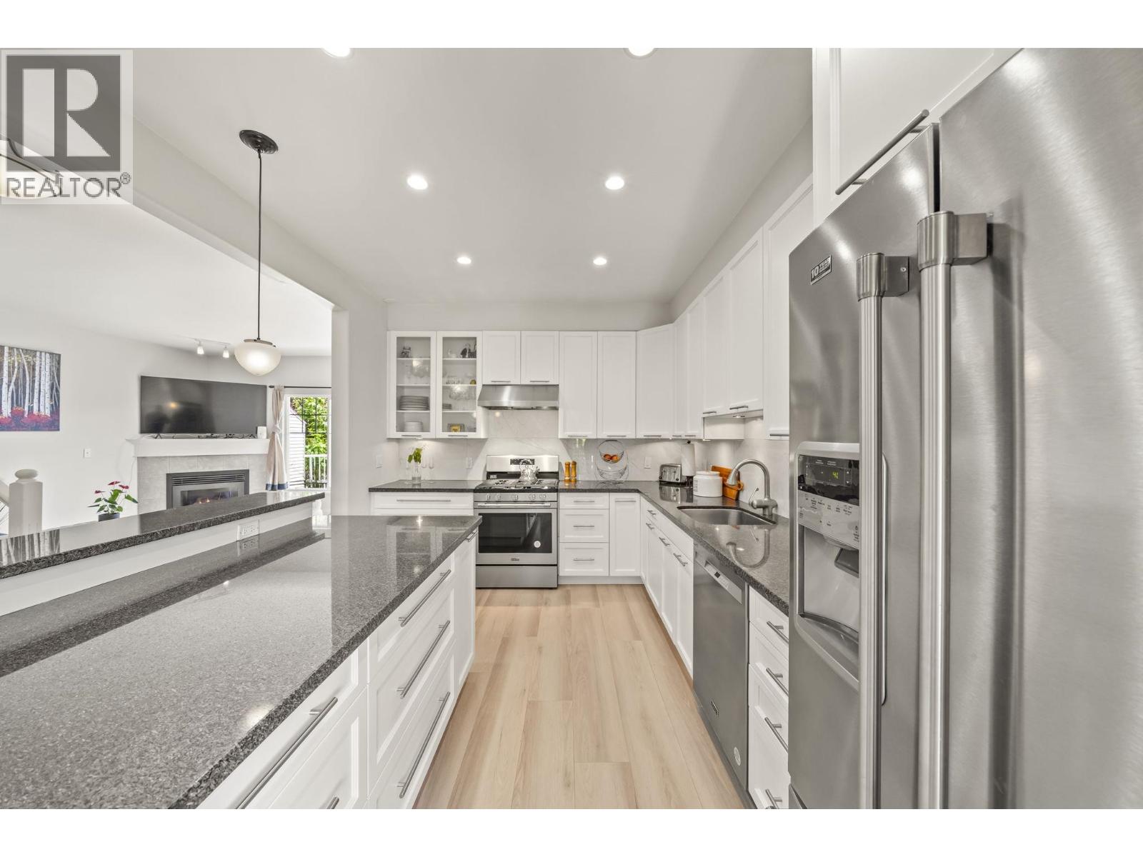 12 1765 Paddock Drive, Coquitlam, British Columbia  V3E 3J1 - Photo 8 - R3125330