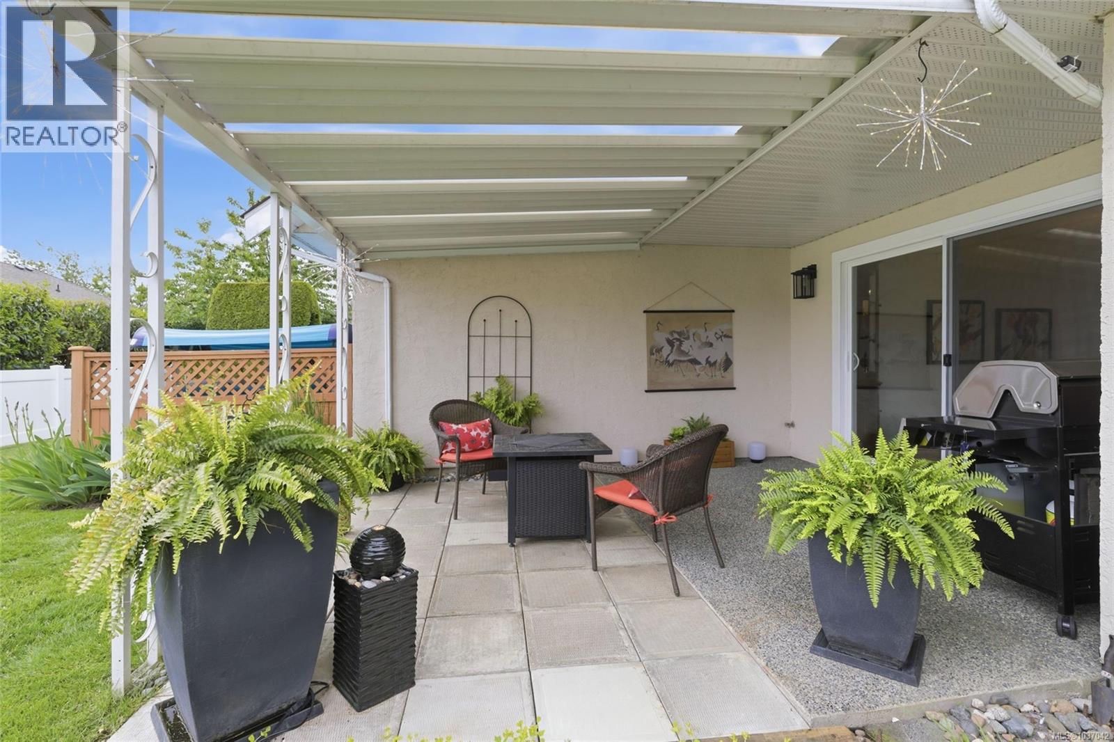 112 635 Blenkin Ave, Parksville, British Columbia  V9P 2K7 - Photo 2 - 1037042