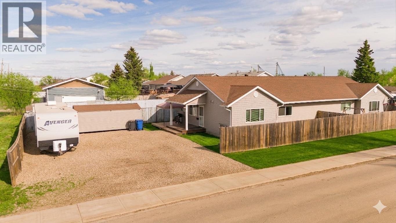 9905 81 Street, Fort St. John, British Columbia  V1J 6K4 - Photo 1 - R3125183