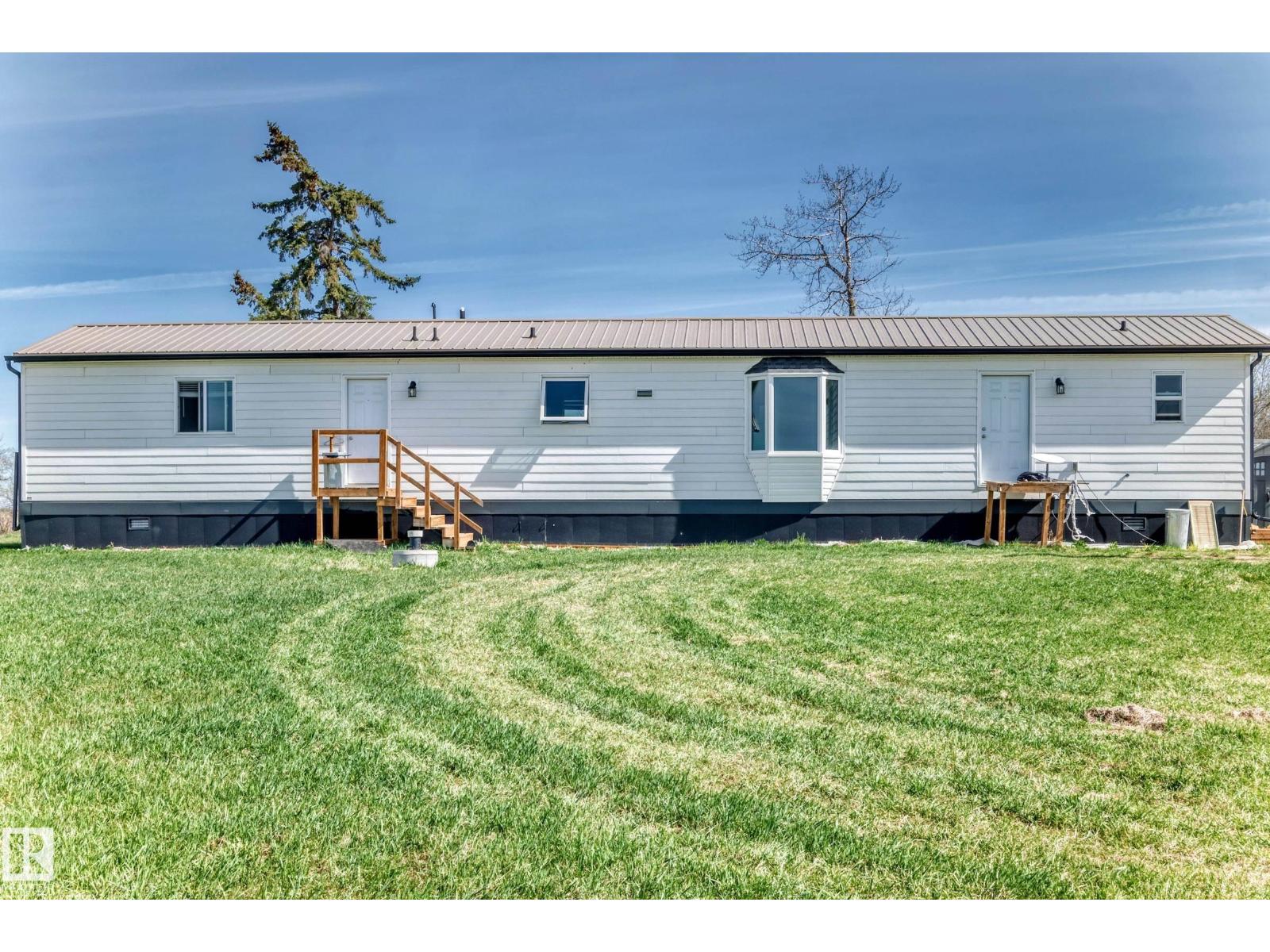 56432 Hwy 777, Rural Barrhead County, Alberta T7N 0L6 - Photo 3 - E4488671