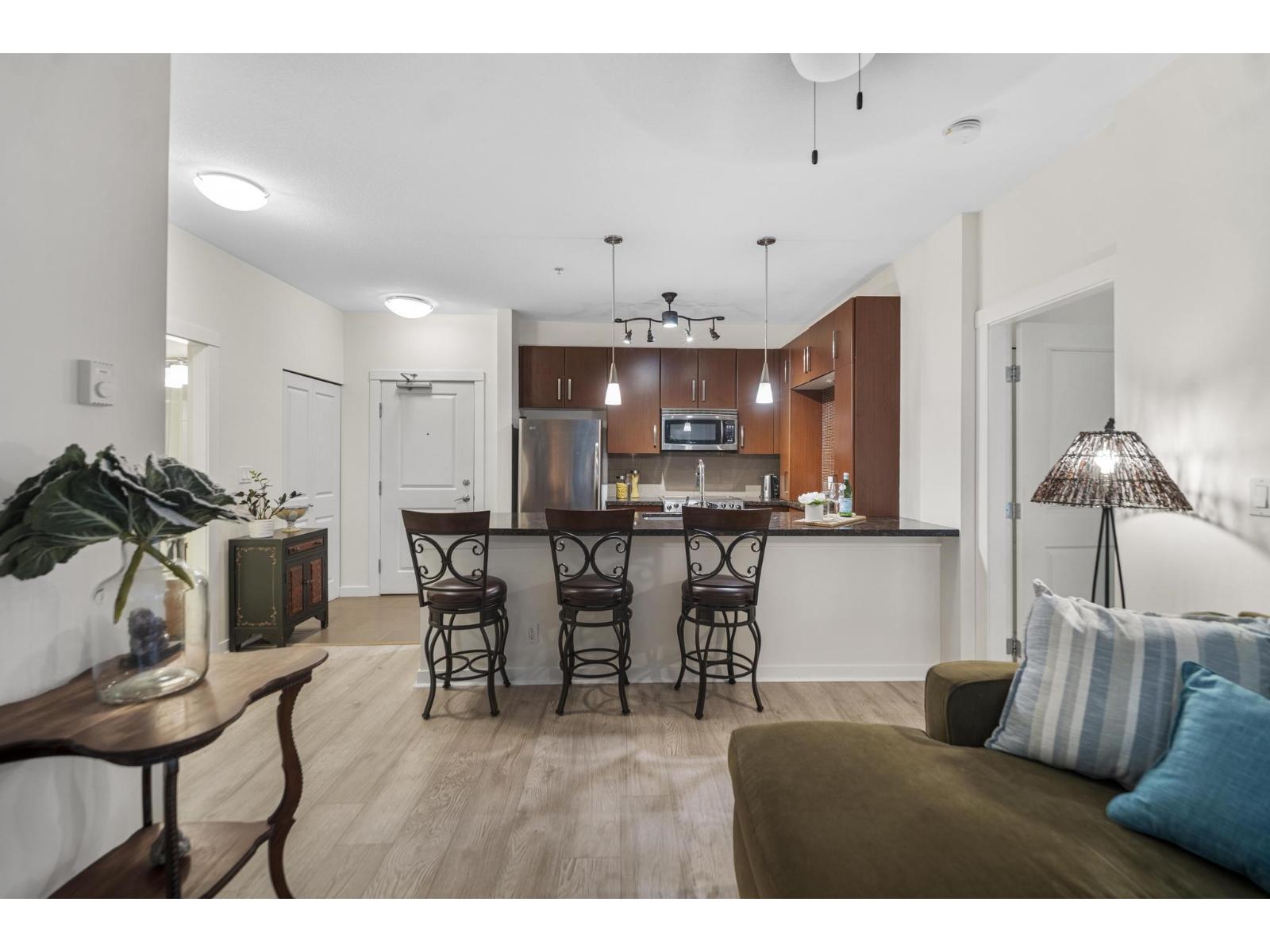 103 15168 19 Avenue, Surrey, British Columbia  V4A 0A5 - Photo 2 - R3123896