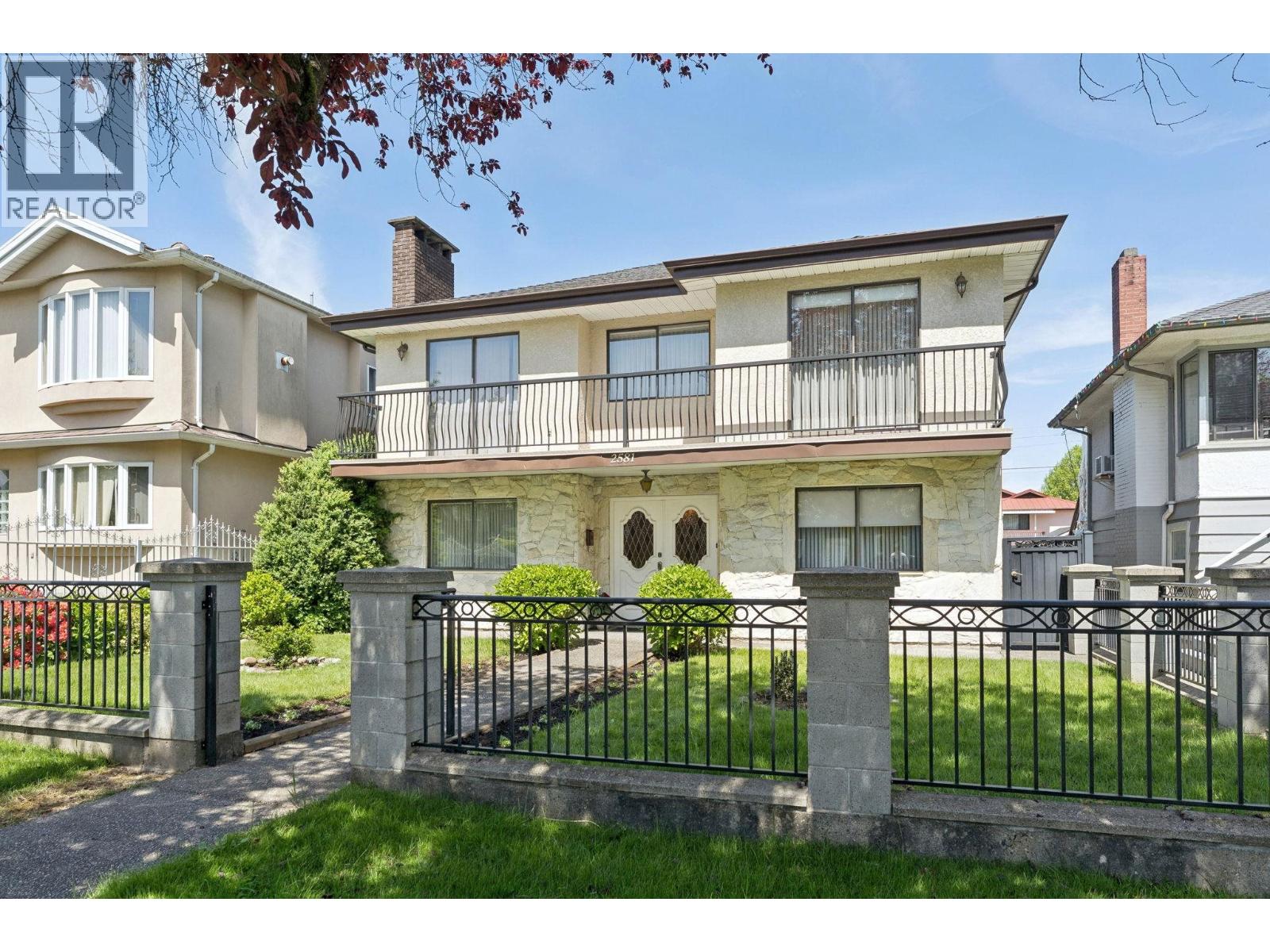 2581 E 3RD AVENUE, Vancouver, British Columbia