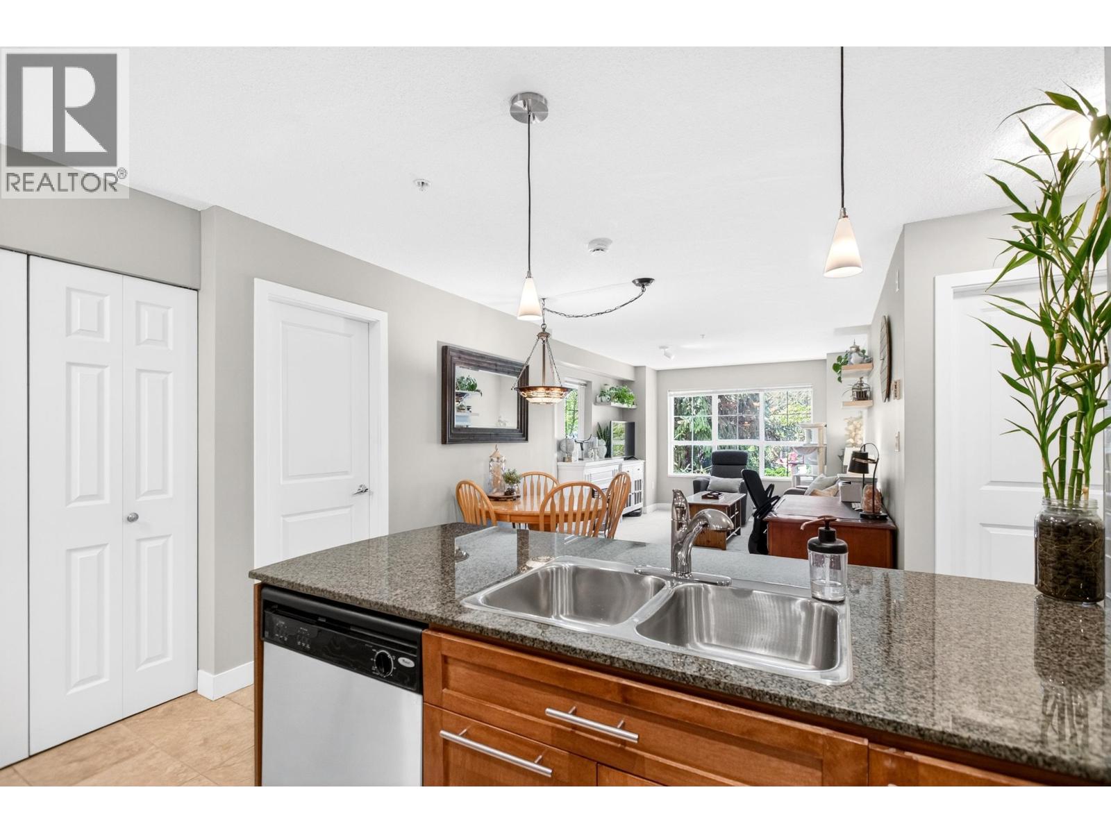 317 19673 Meadow Gardens Way, Pitt Meadows, British Columbia  V3Y 0A1 - Photo 9 - R3120249