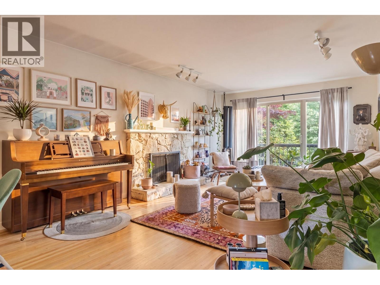 2246 Parker Street, Vancouver, British Columbia  V5L 2L9 - Photo 4 - R3125264