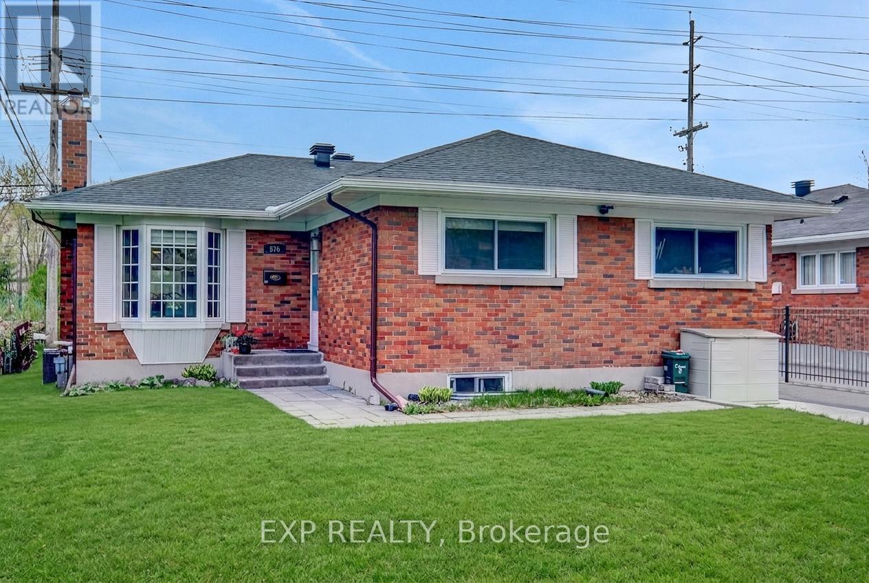576 BROWNING AVENUE, Ottawa, Ontario