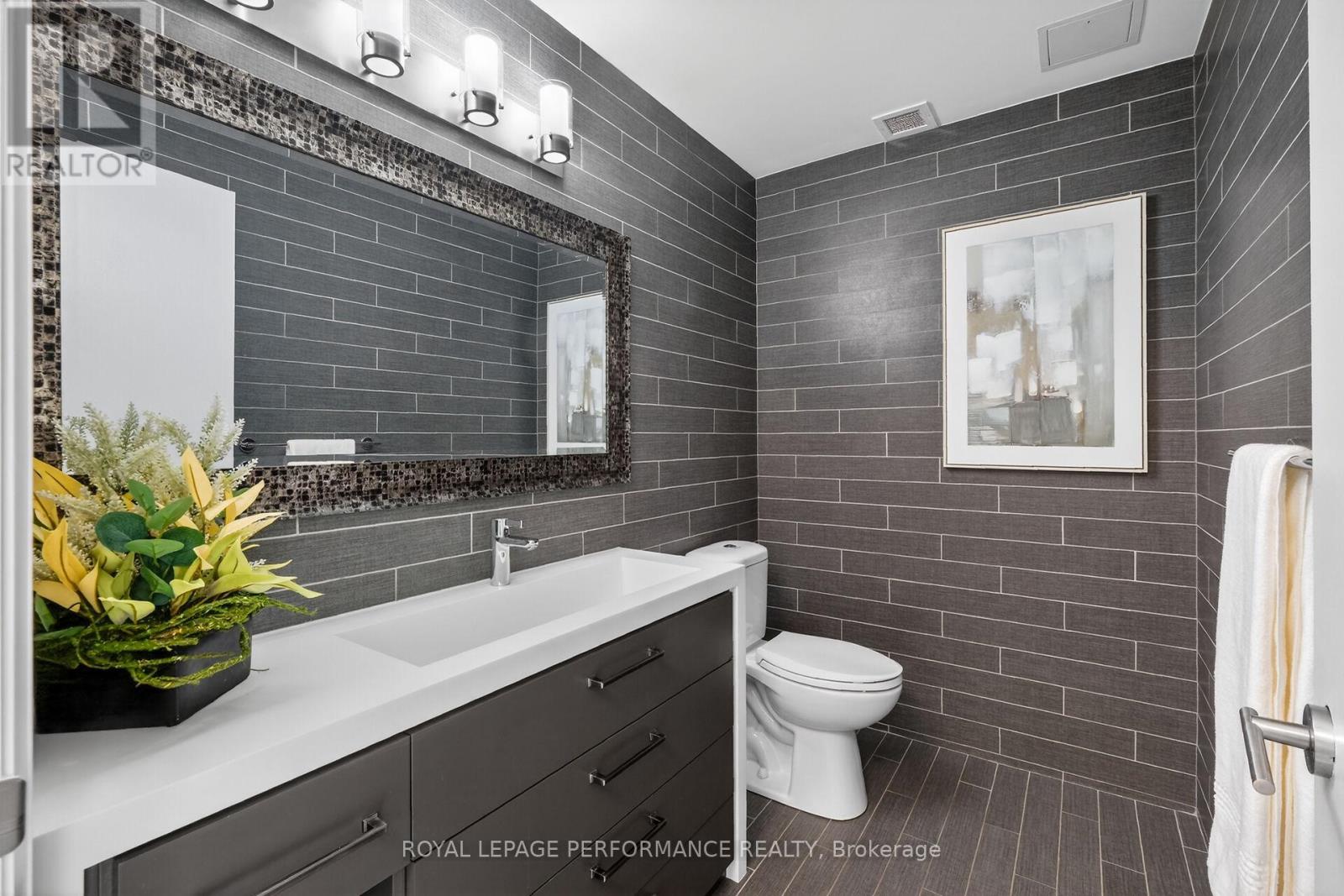 110 - 416 Sparks Street, Ottawa, Ontario  K1R 0B2 - Photo 14 - X13147186