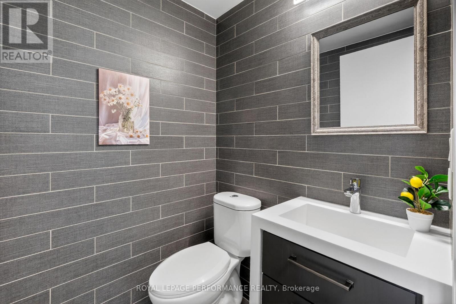 110 - 416 Sparks Street, Ottawa, Ontario  K1R 0B2 - Photo 32 - X13147186