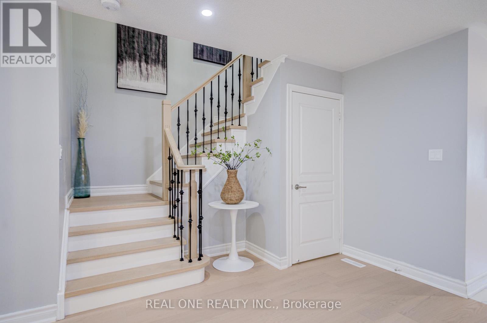 111 Viscount Drive, Markham (Berczy), Ontario  L6C 2P3 - Photo 13 - N13147184