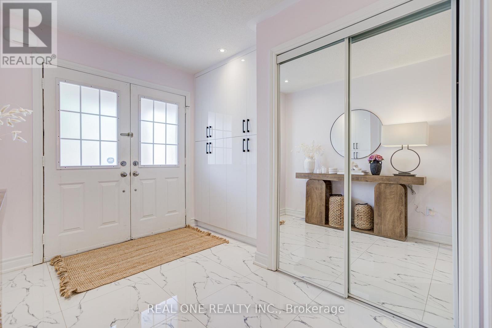 111 Viscount Drive, Markham (Berczy), Ontario  L6C 2P3 - Photo 2 - N13147184