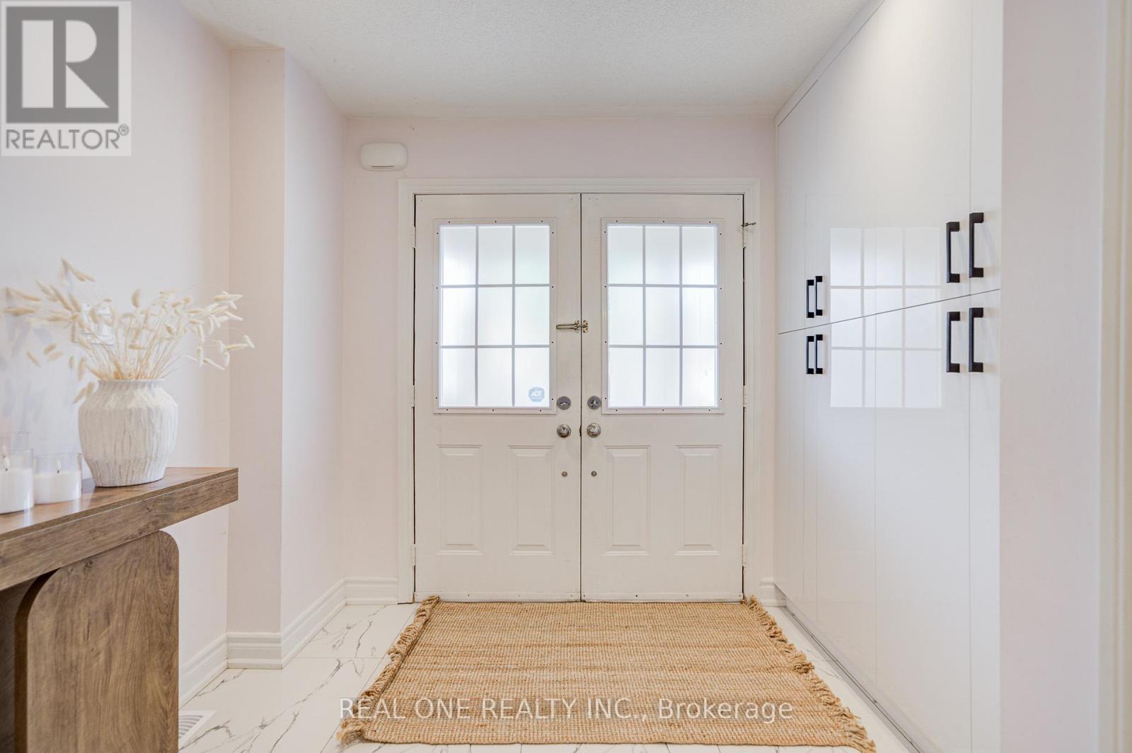 111 Viscount Drive, Markham (Berczy), Ontario  L6C 2P3 - Photo 3 - N13147184