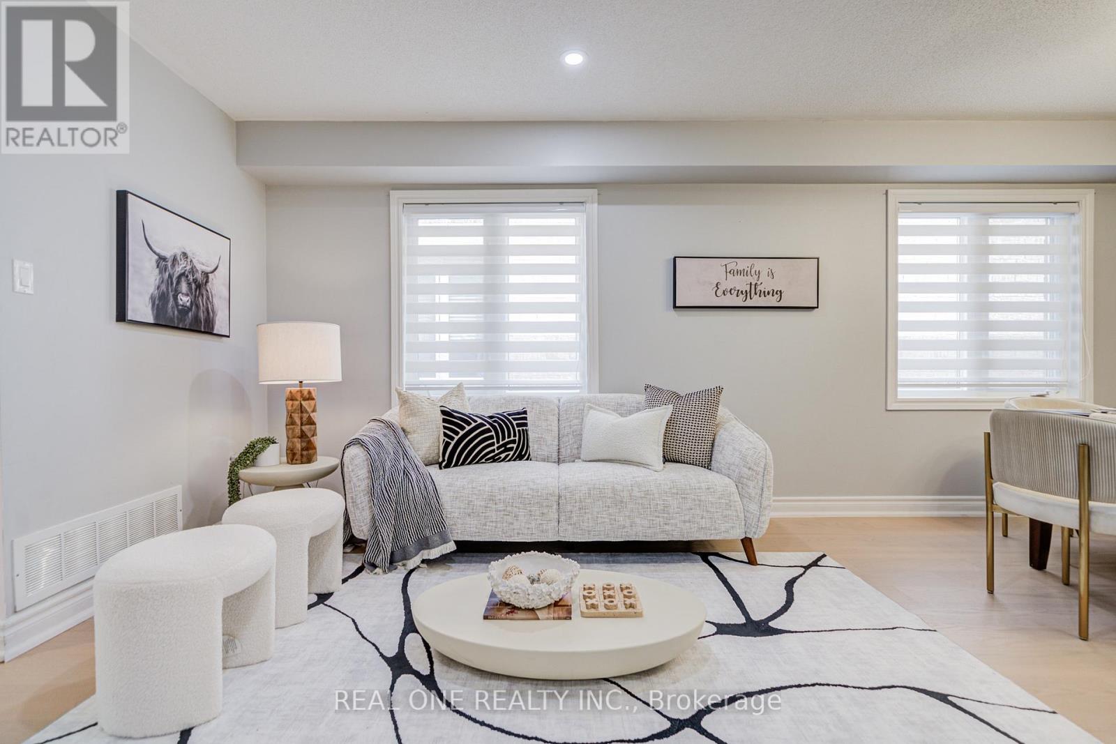 111 Viscount Drive, Markham (Berczy), Ontario  L6C 2P3 - Photo 7 - N13147184