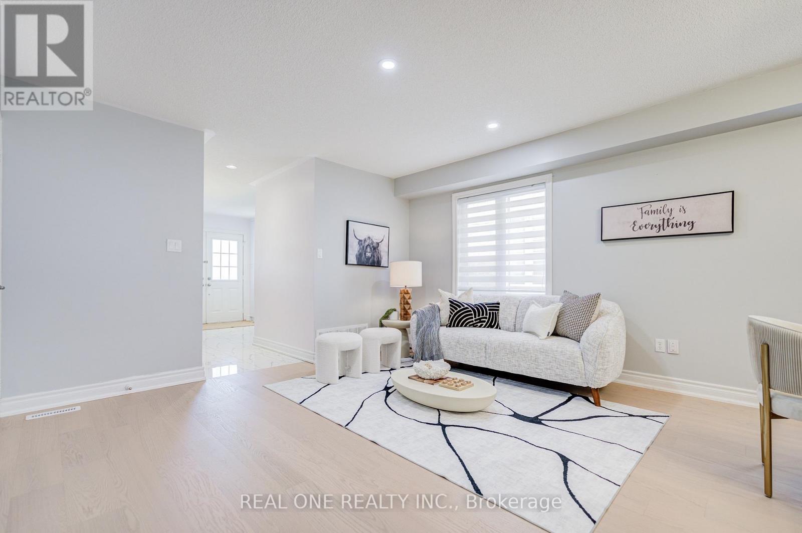 111 Viscount Drive, Markham (Berczy), Ontario  L6C 2P3 - Photo 8 - N13147184