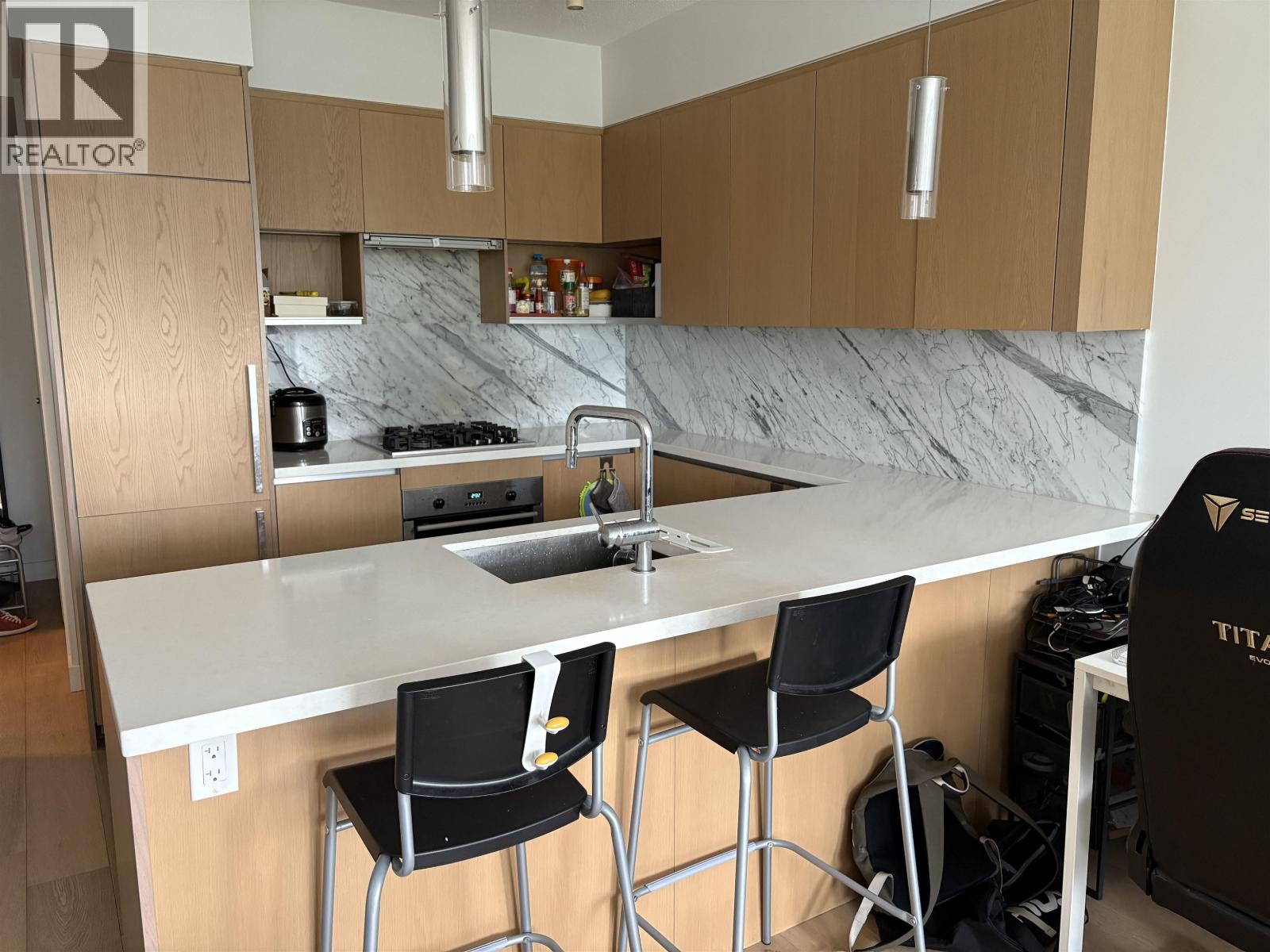 807 6588 Nelson Avenue, Burnaby, British Columbia  V5H 0E8 - Photo 3 - R3125304