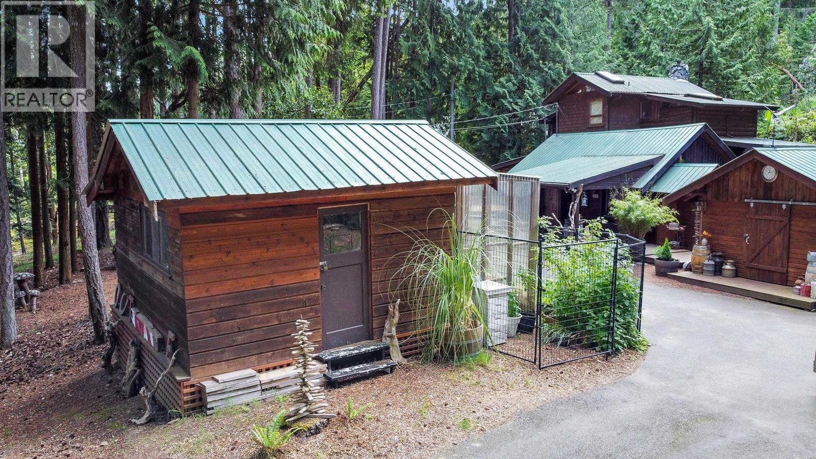 604 Waugh Road, Mayne Island, British Columbia  V0N 2J1 - Photo 39 - R3125432
