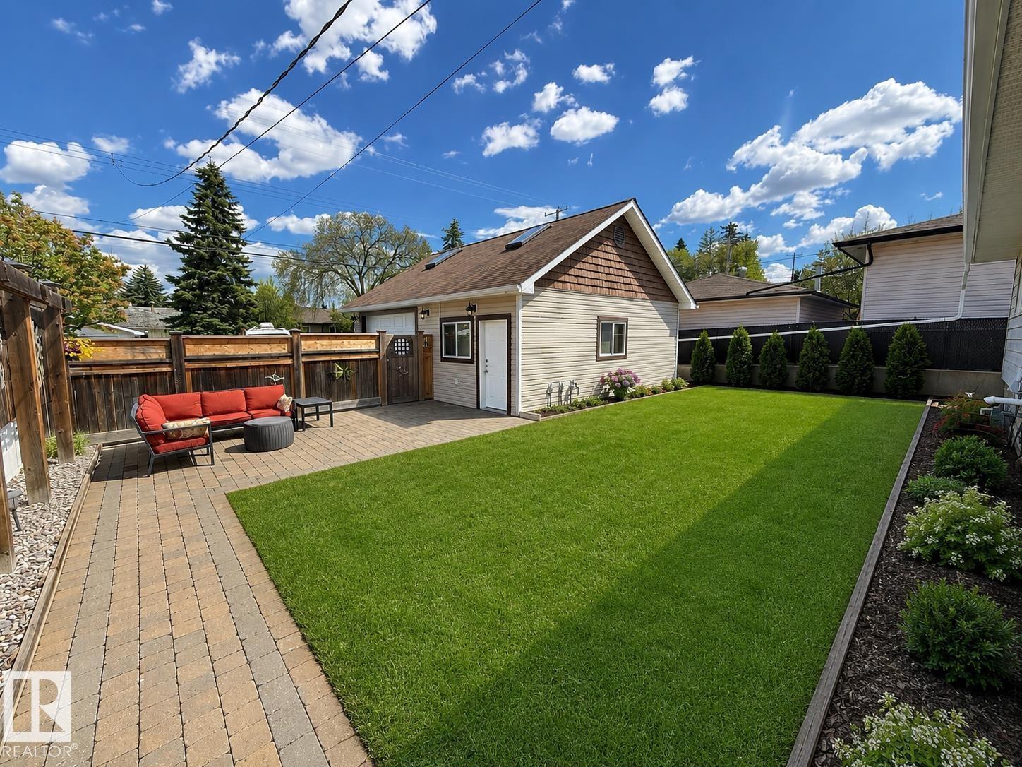 10807 52 St Nw, Edmonton, Alberta  T6A 2H4 - Photo 2 - E4488676