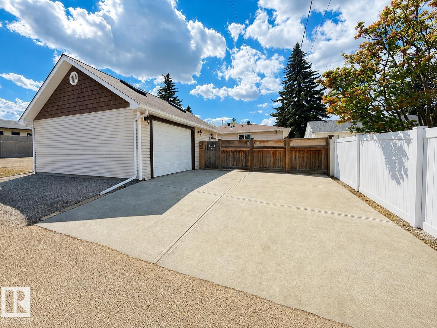 10807 52 St Nw, Edmonton, Alberta  T6A 2H4 - Photo 3 - E4488676