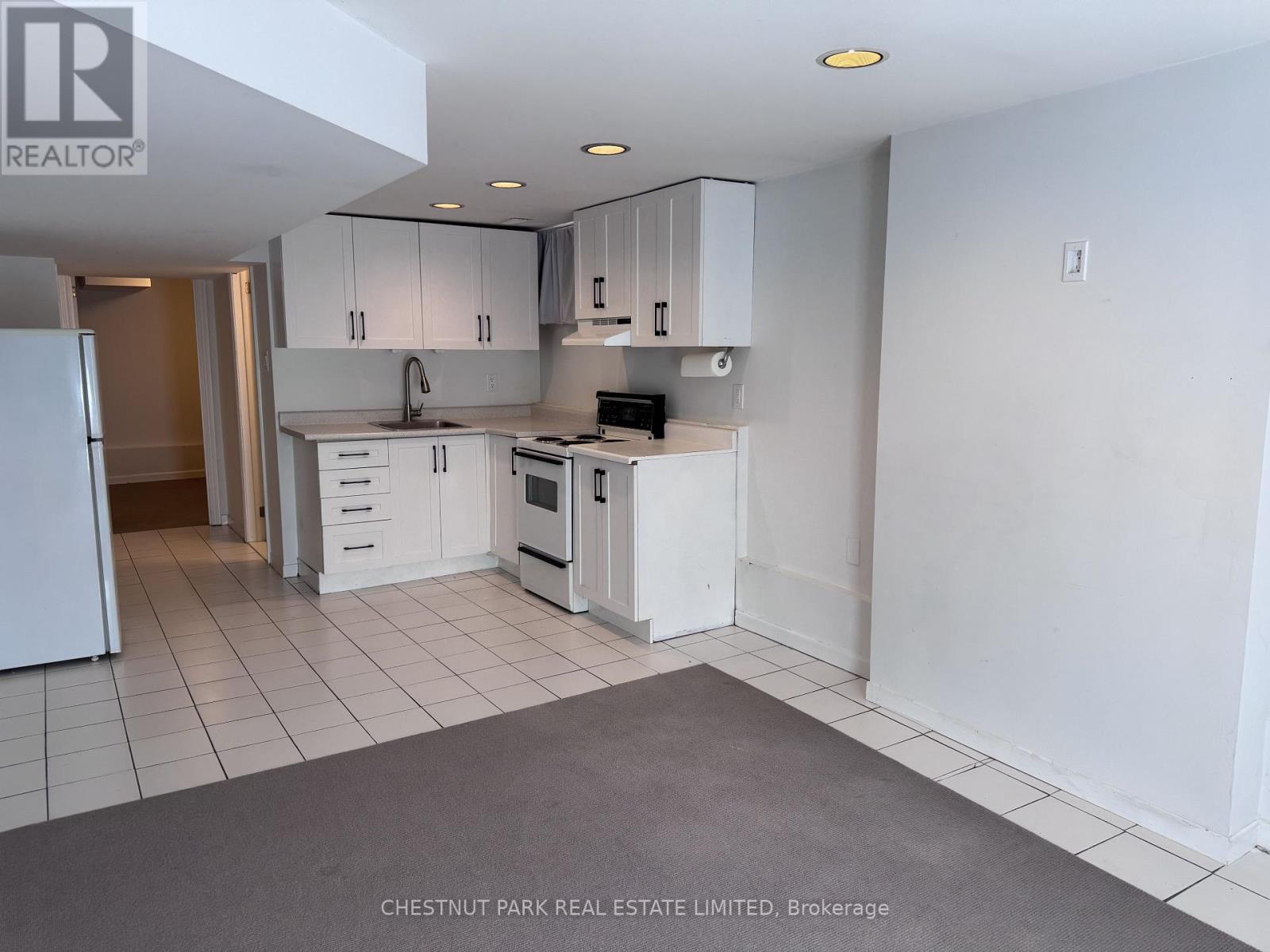 Lower - 10 Wroxeter Avenue, Toronto, Ontario M4K 1J6 - Photo 6 - E13137768