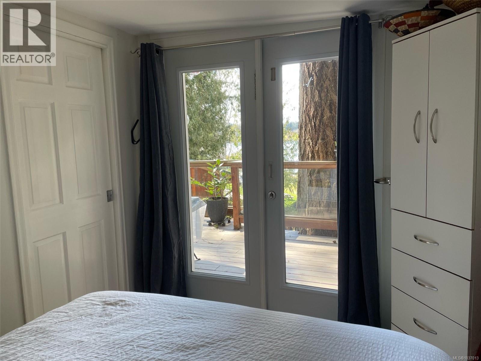 Cabin 3 1136 North End Rd, Salt Spring, British Columbia V8K 1M1 - Photo 15 - 1037013