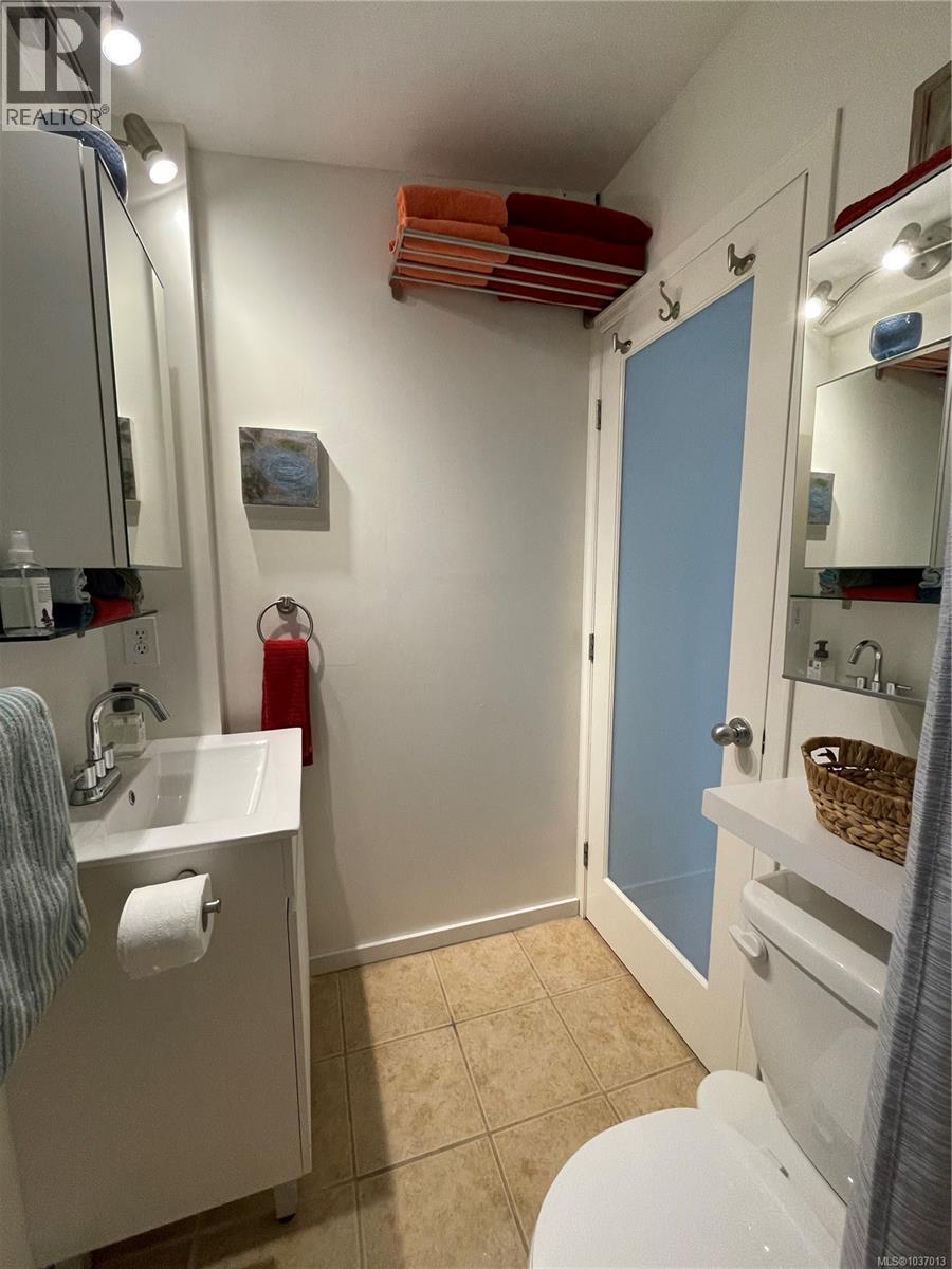 Cabin 3 1136 North End Rd, Salt Spring, British Columbia V8K 1M1 - Photo 17 - 1037013