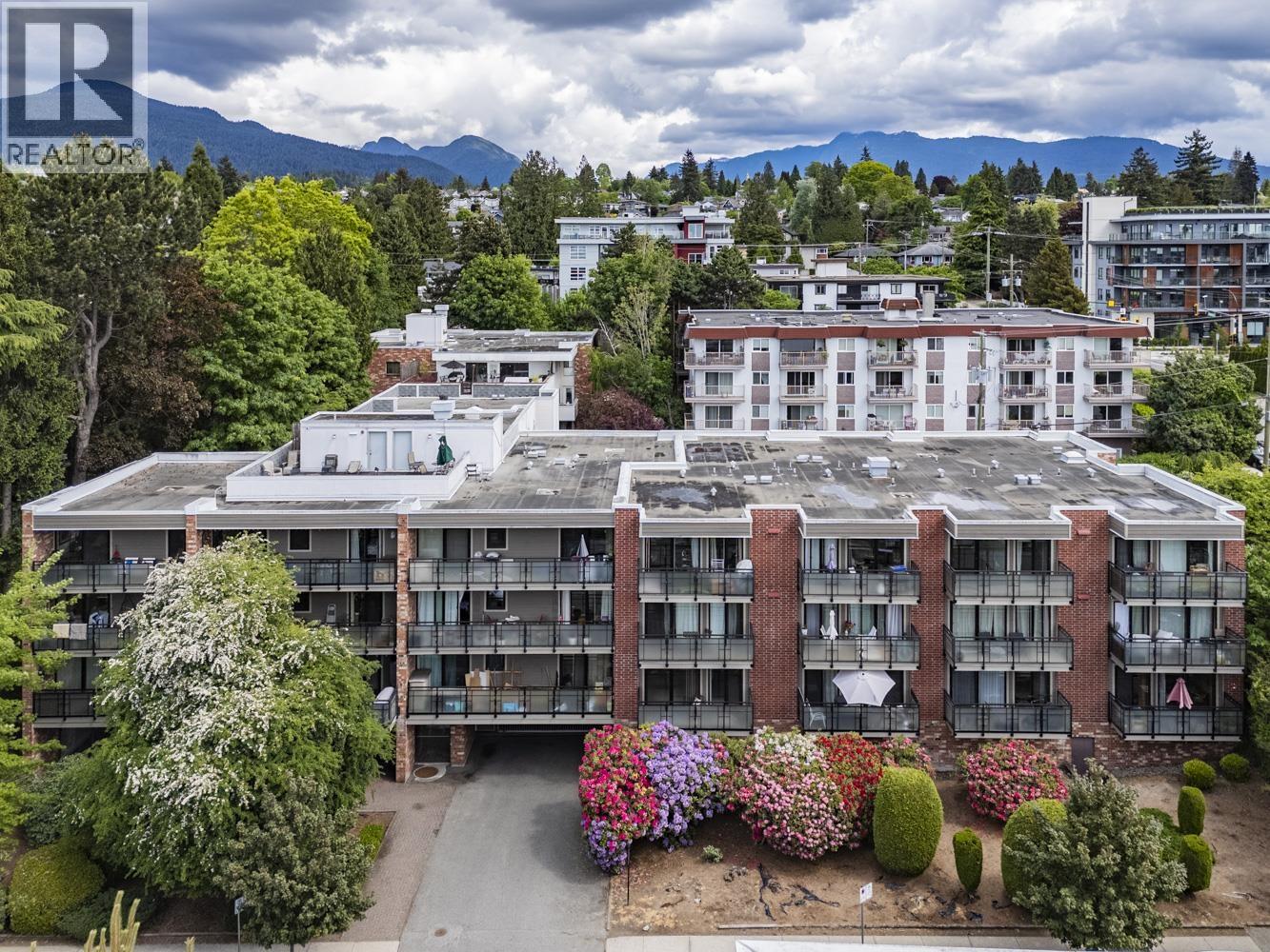 310 360 E 2nd Street, North Vancouver, British Columbia  V7L 4N6 - Photo 2 - R3125362