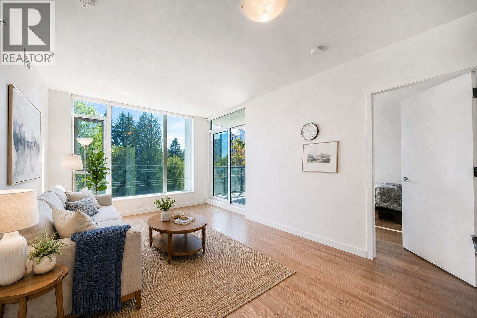 205 585 Austin Avenue, Coquitlam, British Columbia  V3K 0G6 - Photo 2 - R3125349