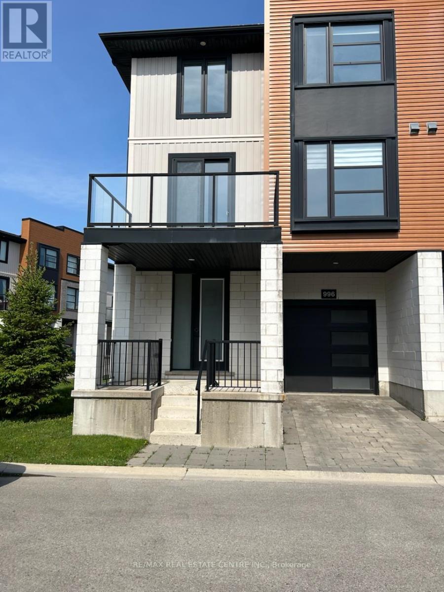 996 West Village Square, London North, Ontario N6H 0J7 - Photo 2 - X13147228