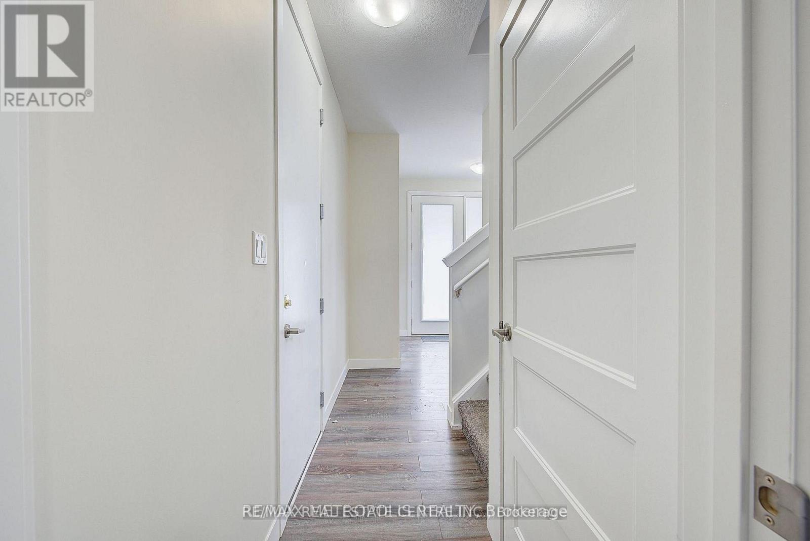 996 West Village Square, London North, Ontario N6H 0J7 - Photo 27 - X13147228