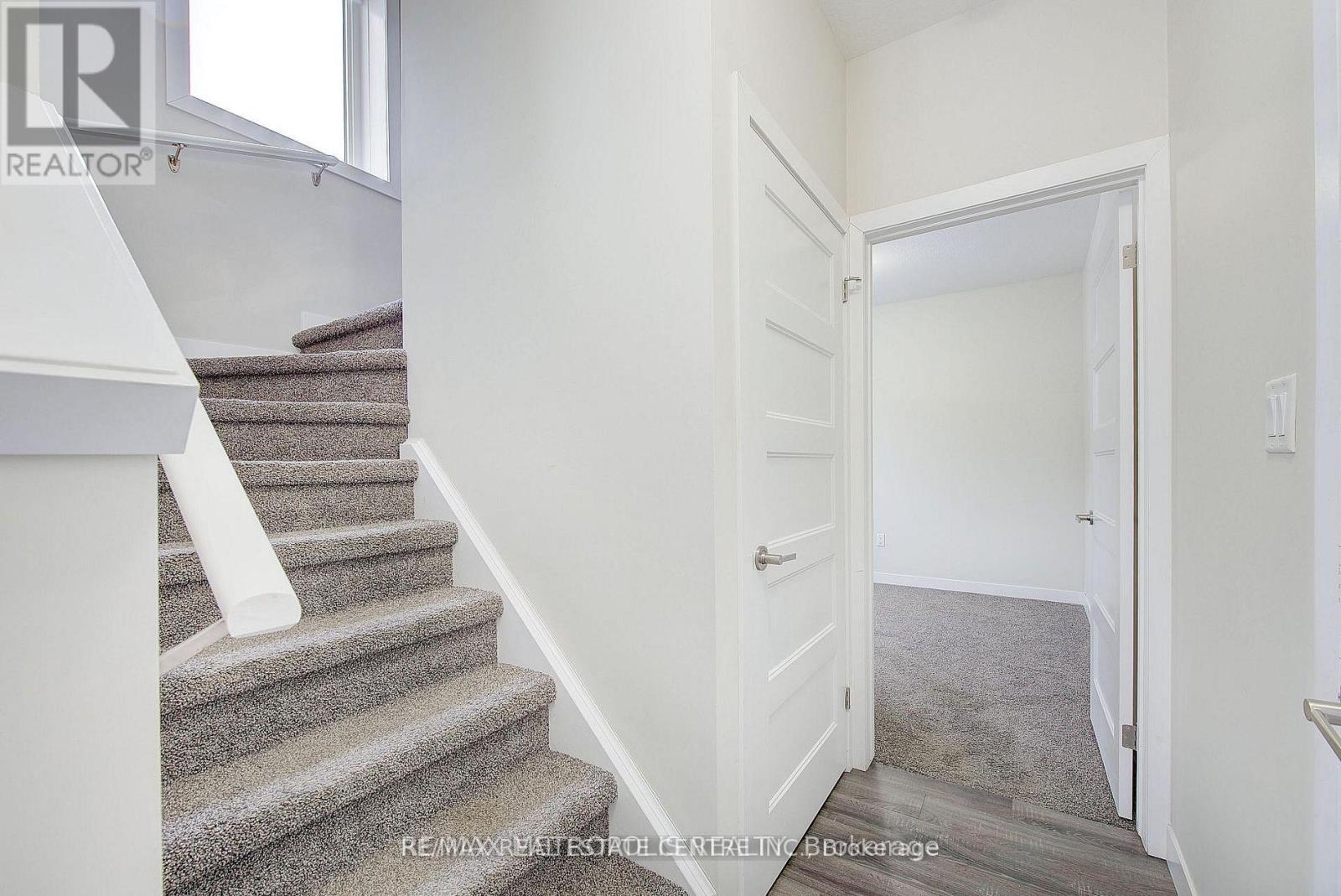 996 West Village Square, London North, Ontario N6H 0J7 - Photo 30 - X13147228