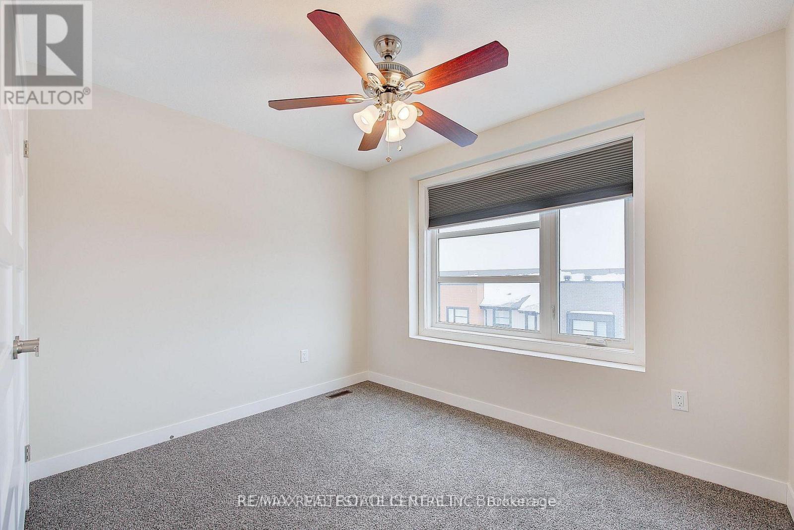 996 West Village Square, London North, Ontario N6H 0J7 - Photo 35 - X13147228