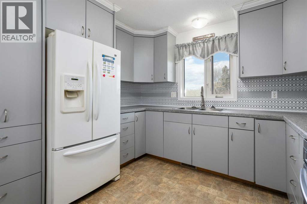 7601 41 Avenue, Camrose, Alberta  T4V 4C7 - Photo 5 - A2285531