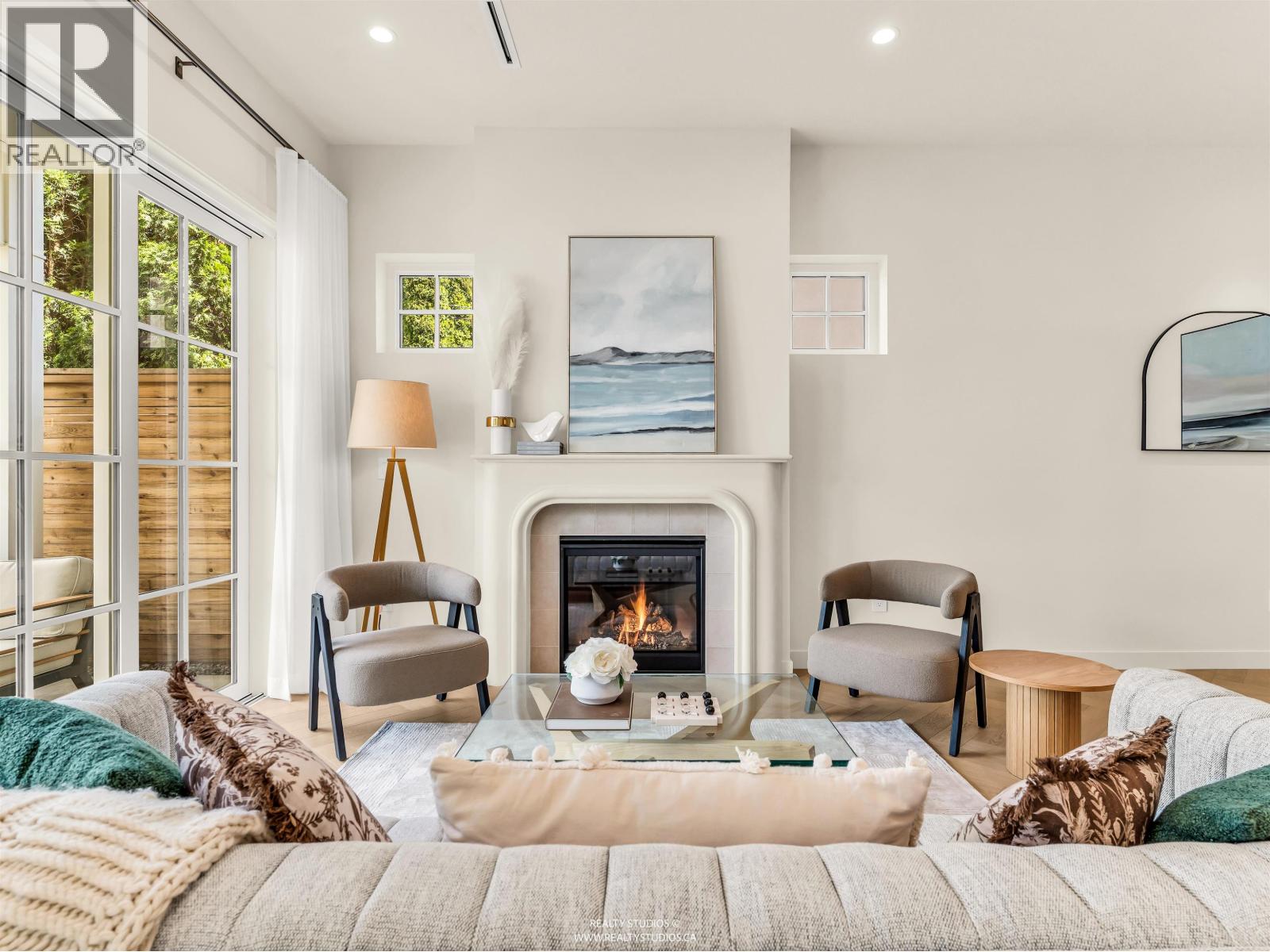 2 2043 W 45th Avenue, Vancouver, British Columbia  V6M 2H8 - Photo 5 - R3125471