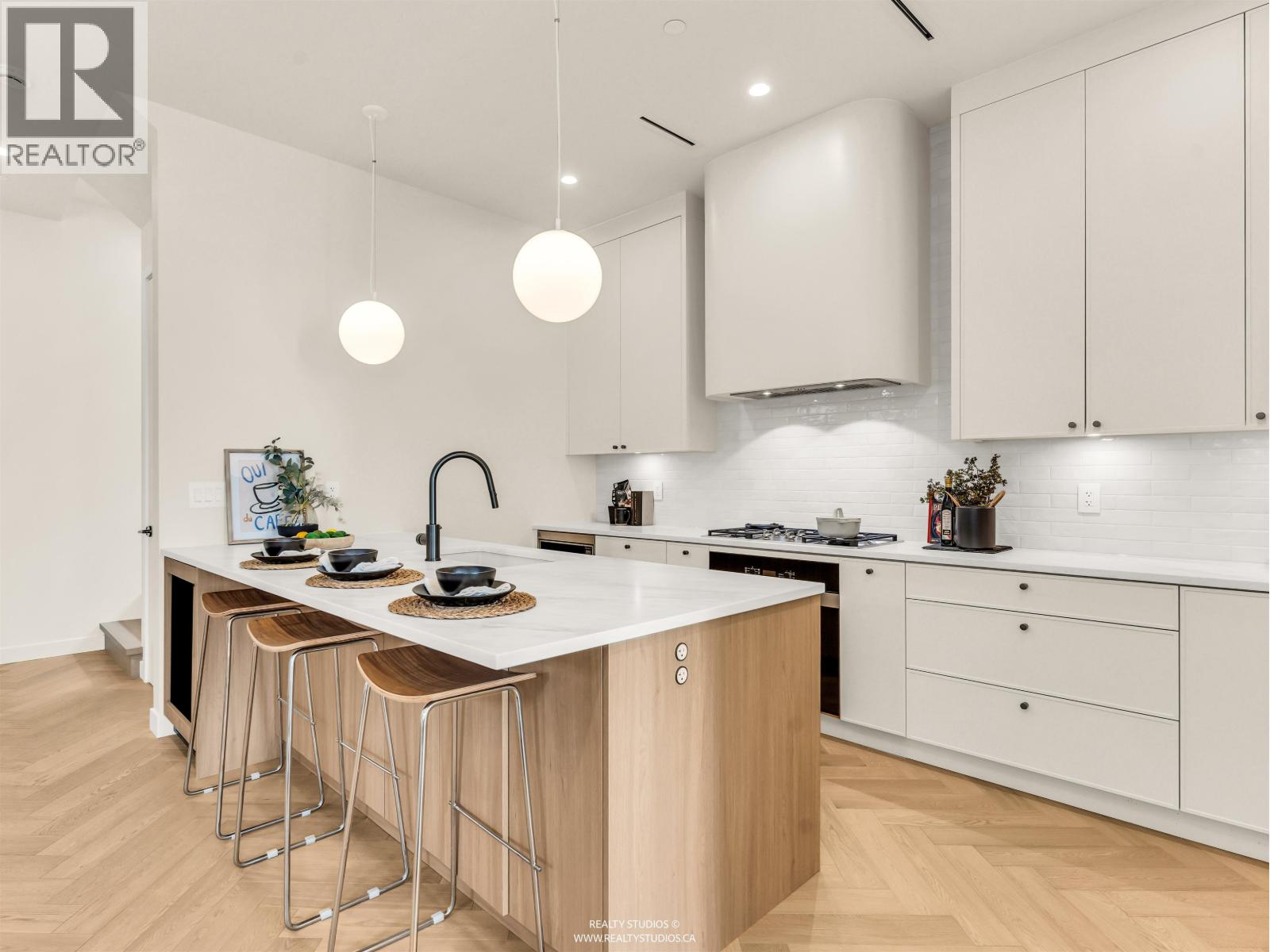 2 2043 W 45th Avenue, Vancouver, British Columbia  V6M 2H8 - Photo 8 - R3125471