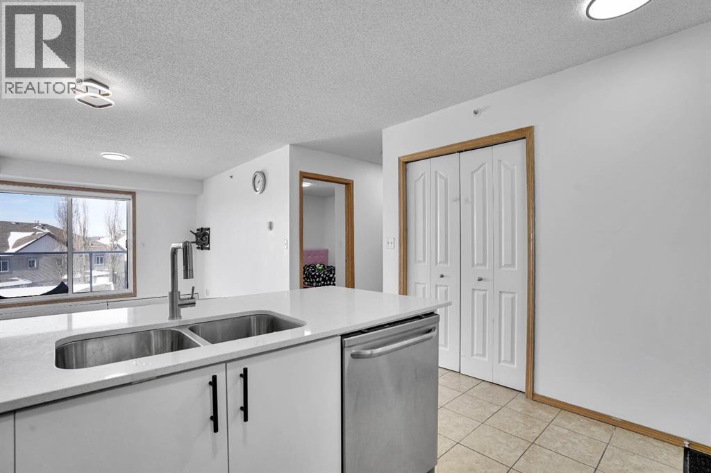 301, 92 Saddletree Court NE, Calgary, Alberta  T3J 0K9 - Photo 11 - A2286818
